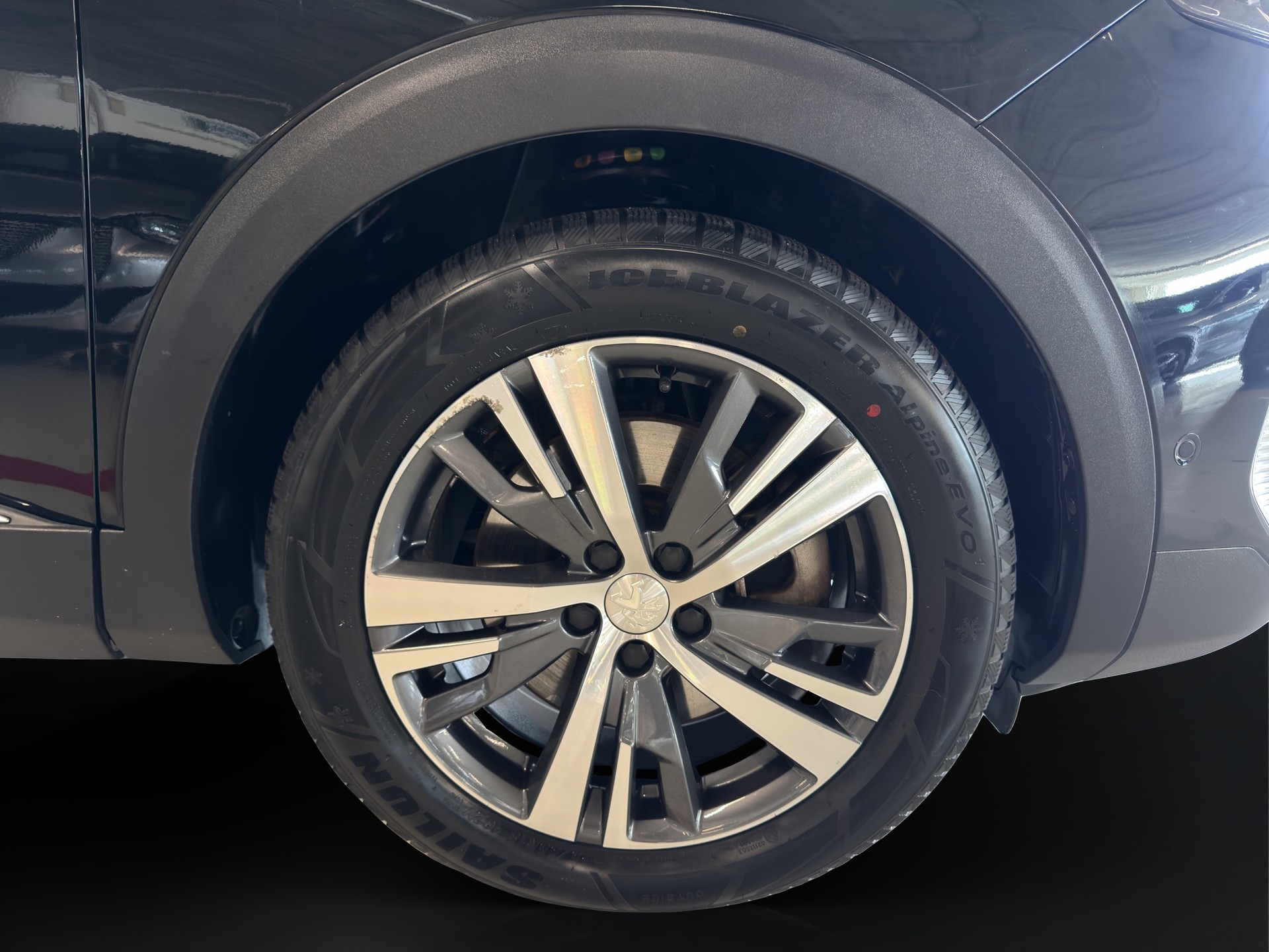 PEUGEOT 3008 225e Hybrid2 Allure Pack EAT8-image-14