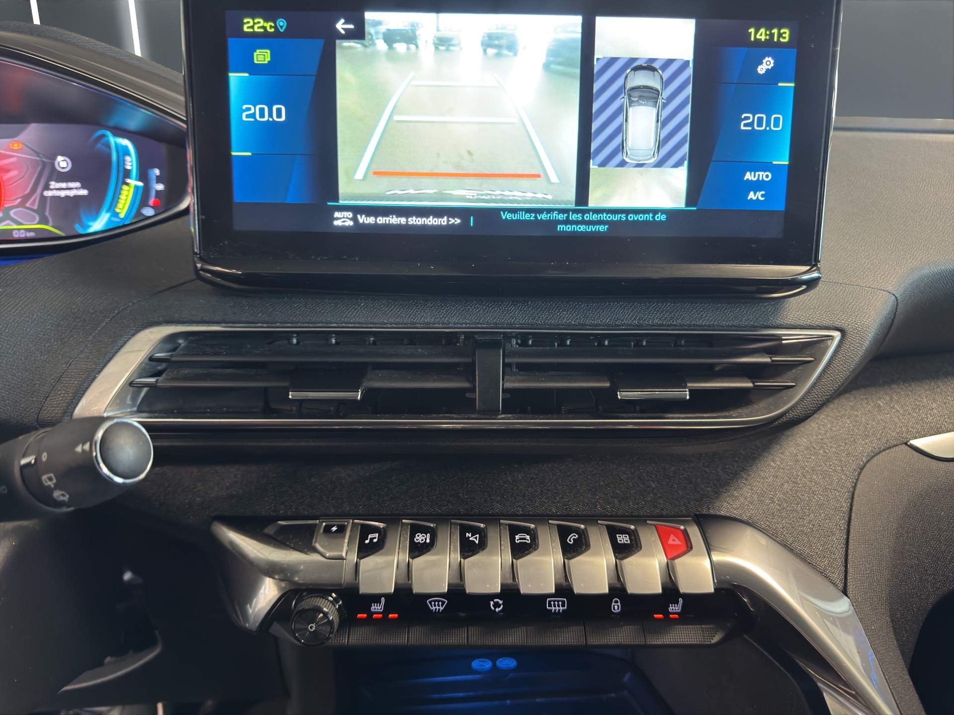 PEUGEOT 3008 225e Hybrid2 Allure Pack EAT8-image-12