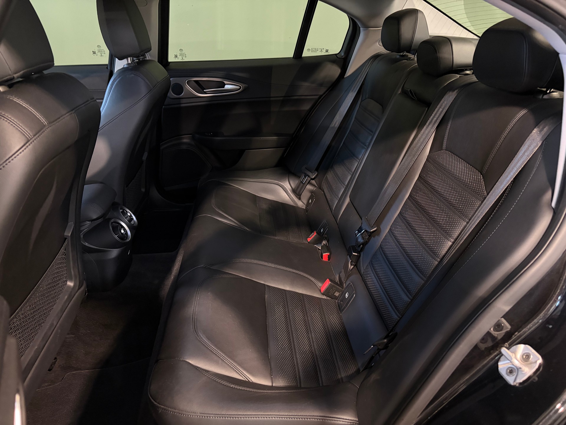 ALFA ROMEO Giulia 2.0 Veloce Q4 Automatic*CH-Fahrzeug*-showroom-element-3