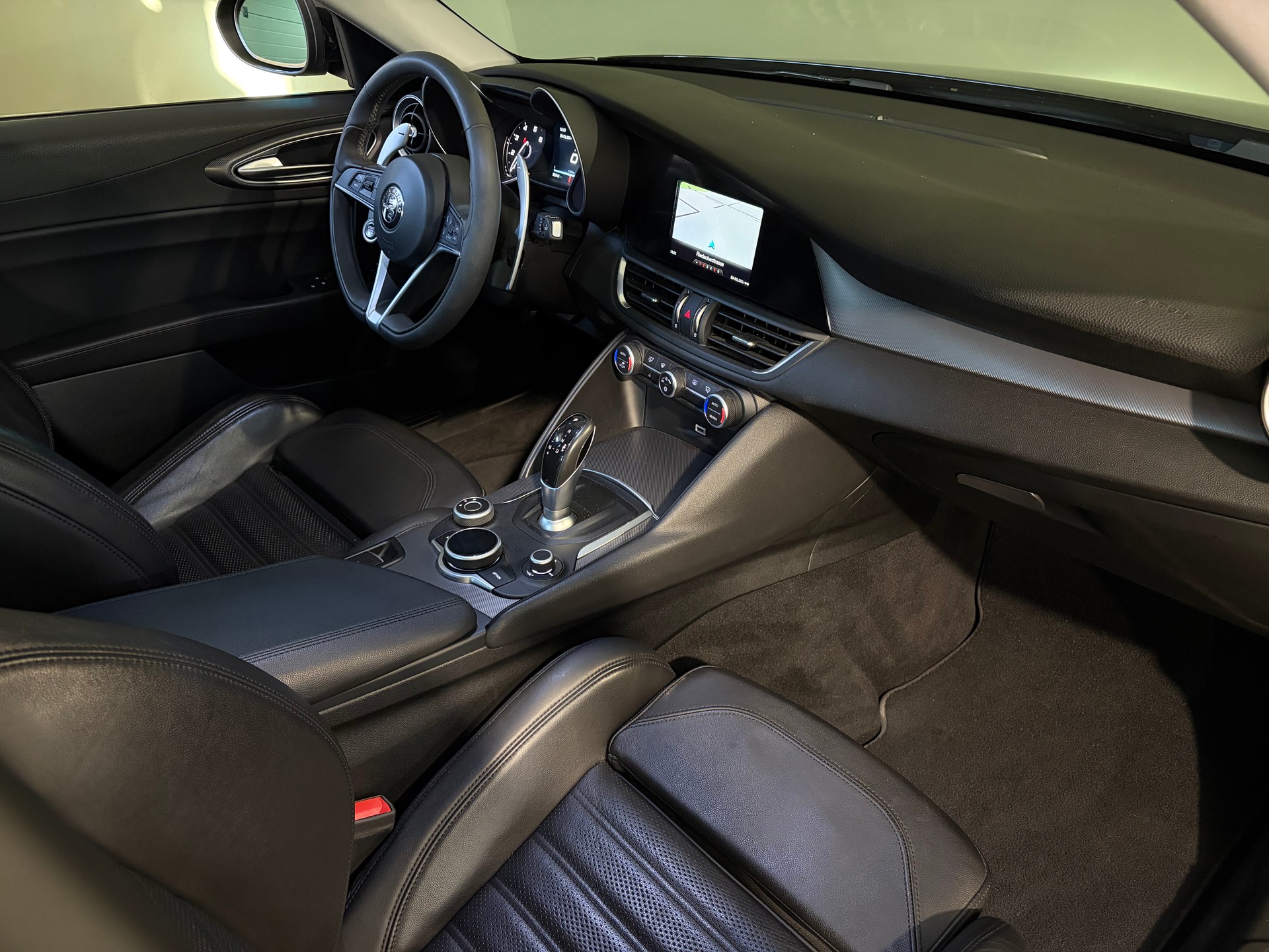 ALFA ROMEO Giulia 2.0 Veloce Q4 Automatic*CH-Fahrzeug*-image-9
