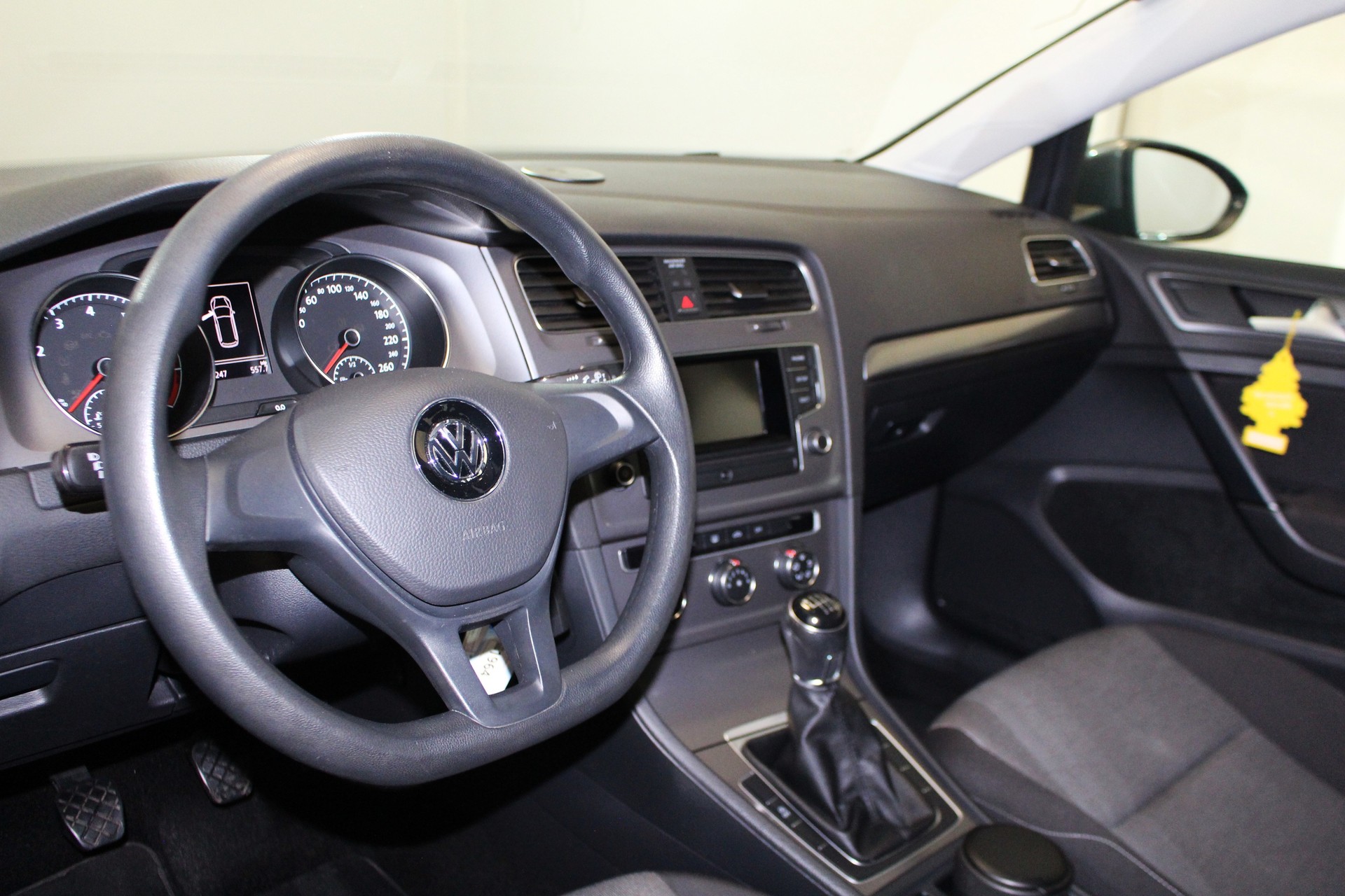 VW Golf VII Variant 1.2 TSI Trendline-image-11
