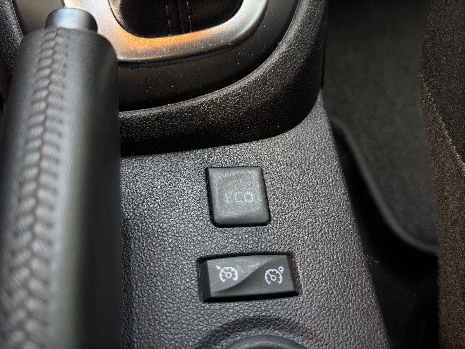 RENAULT Captur 1.3 T 16V Intens EDC-image-16