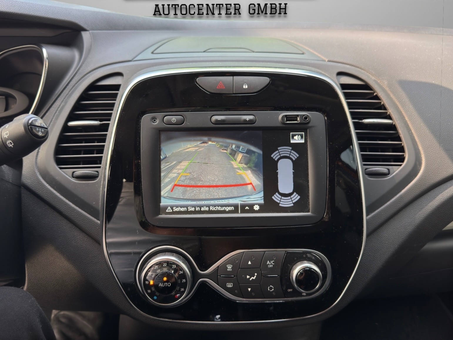 RENAULT Captur 1.3 T 16V Intens EDC-image-13