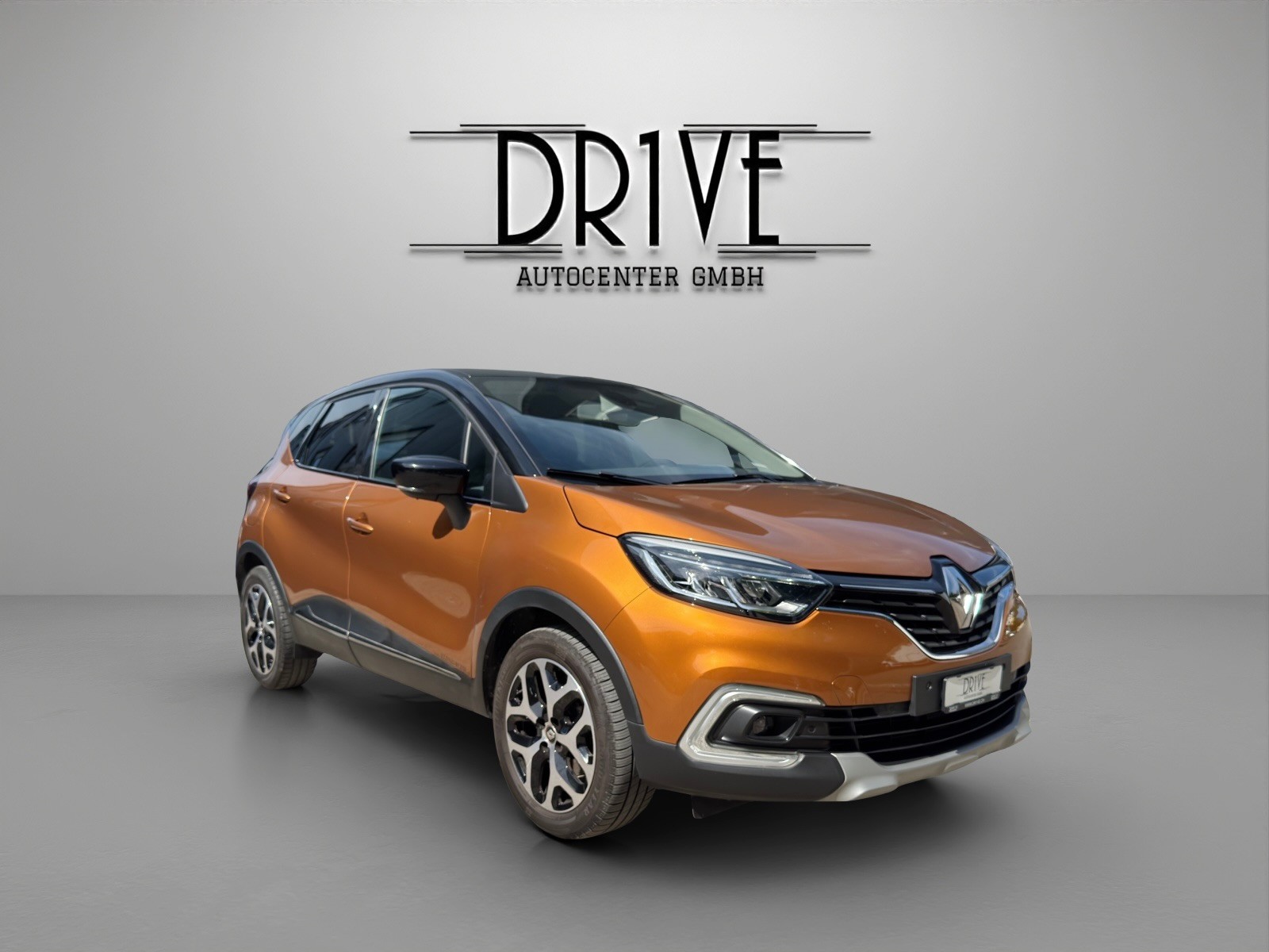 RENAULT Captur 1.3 T 16V Intens EDC-showroom-element-2