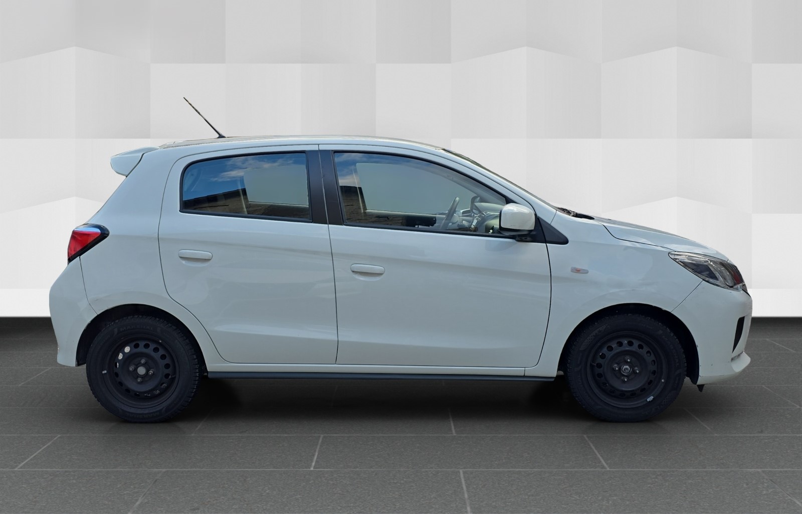 MITSUBISHI Space Star 1.2 CVT Intense+-image-3