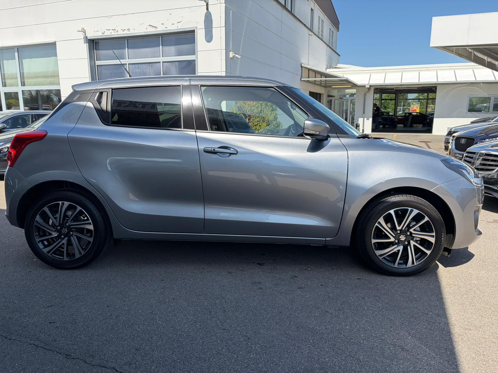 SUZUKI Swift 1.2 Compact Top Hybrid CVT-image-3