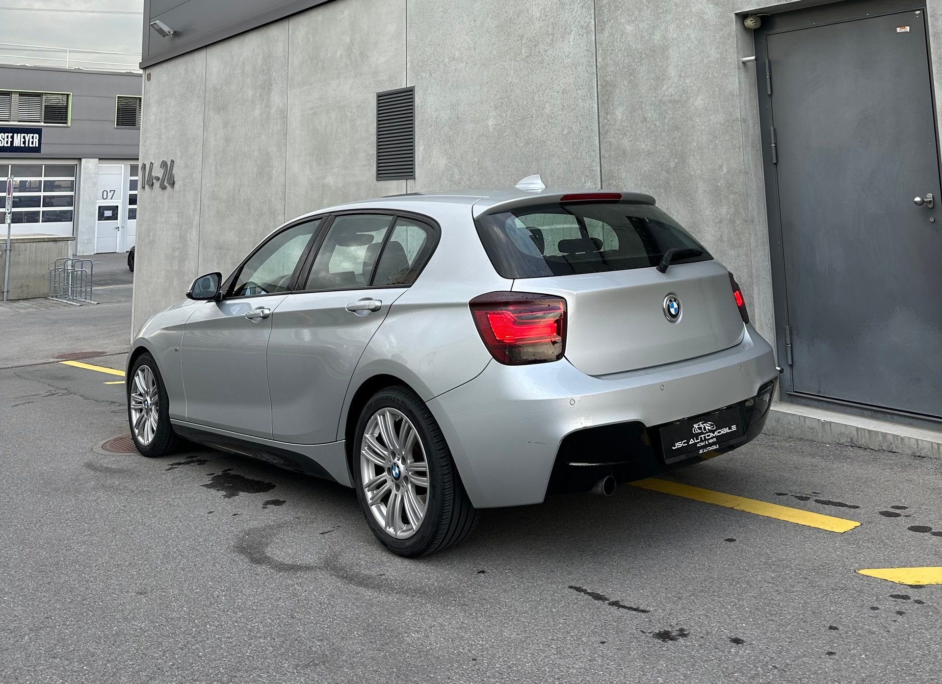 BMW 116i Sport Line Steptronic-image-4