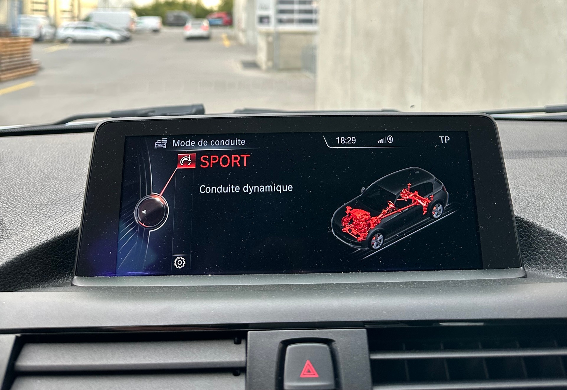 BMW 116i Sport Line Steptronic-image-18