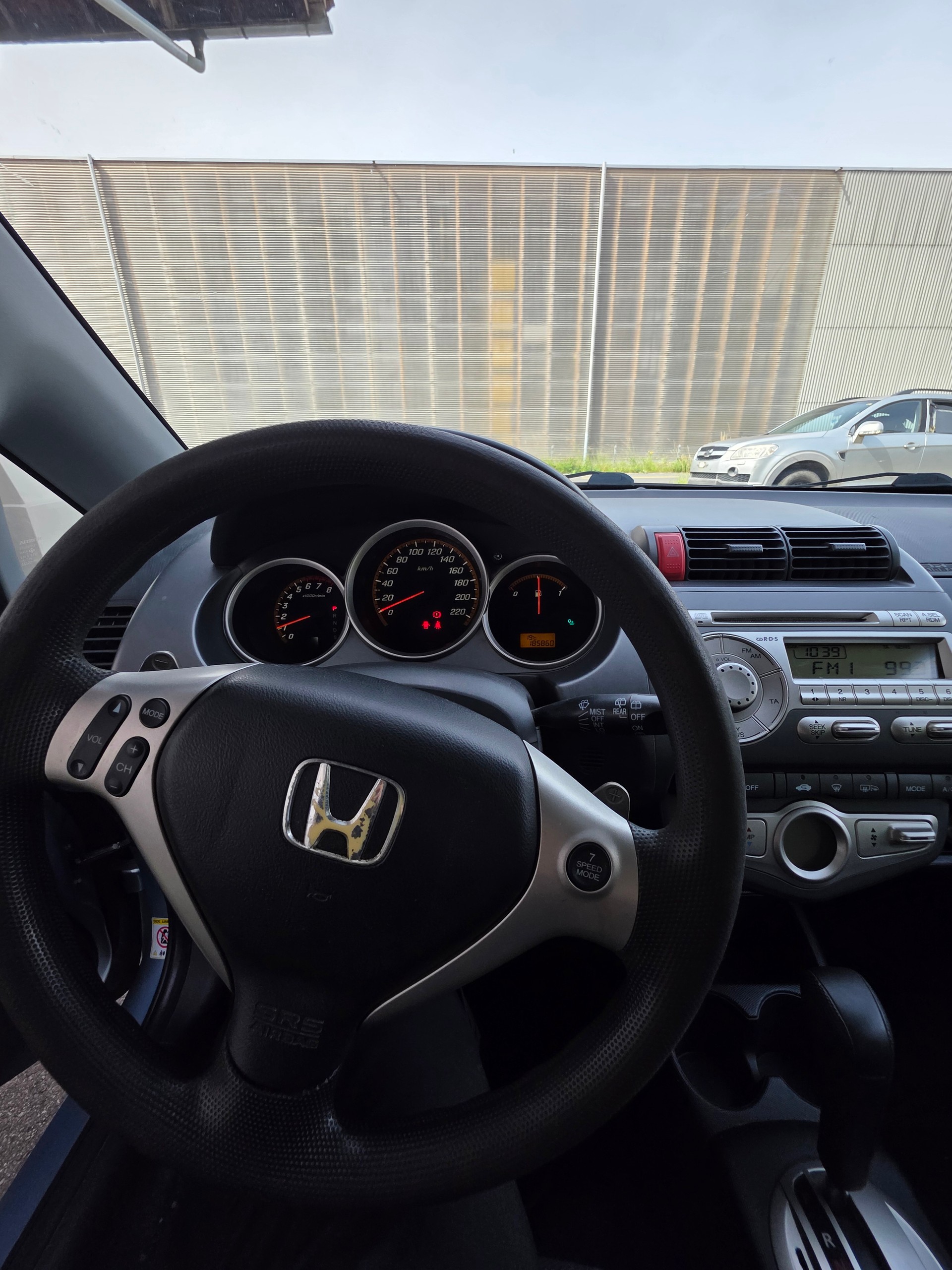 HONDA Jazz 1.4i Automatic-image-7