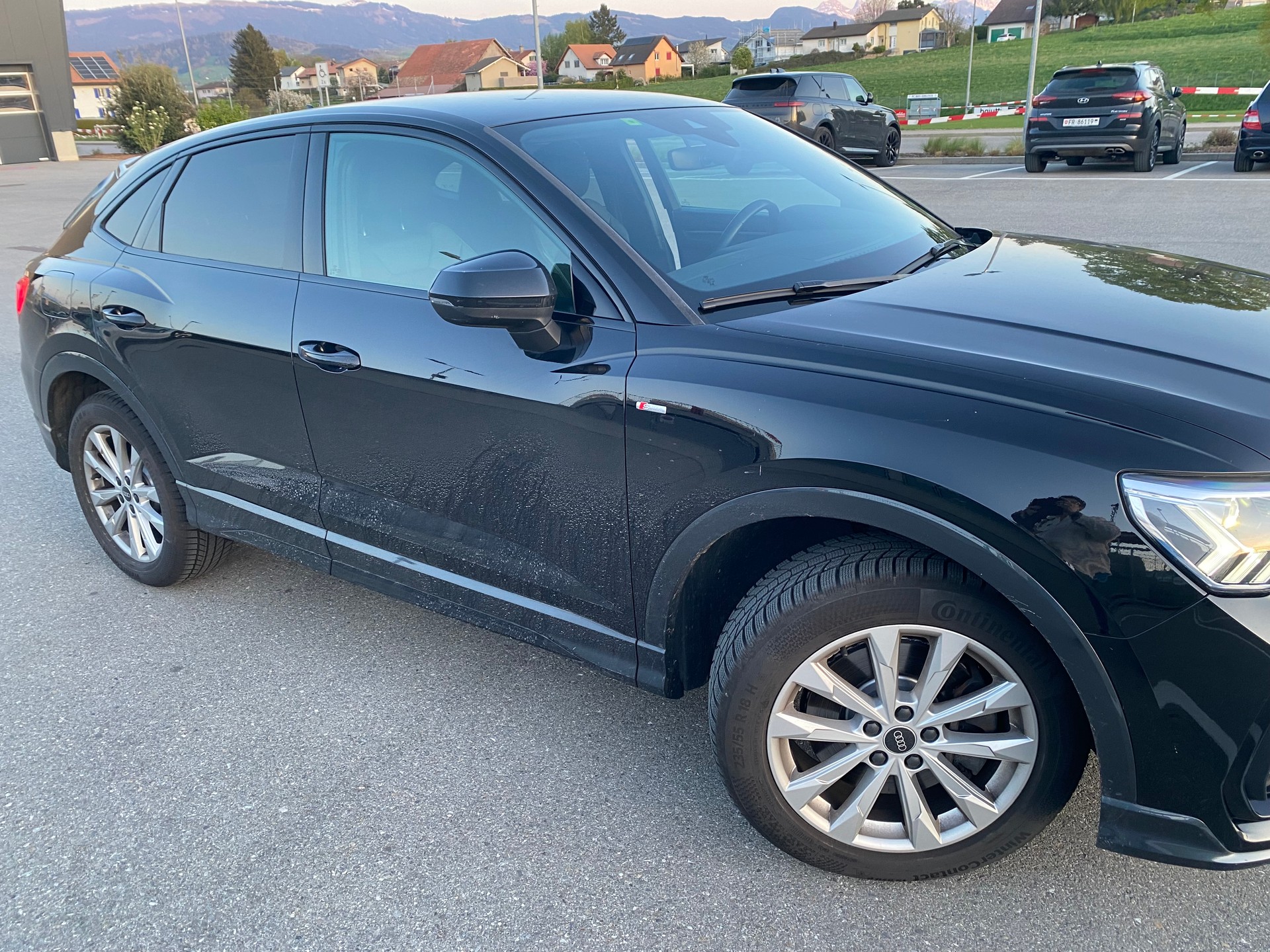 AUDI Q3 Sportback 40 TFSI S line quattro S-Tronic-image-3
