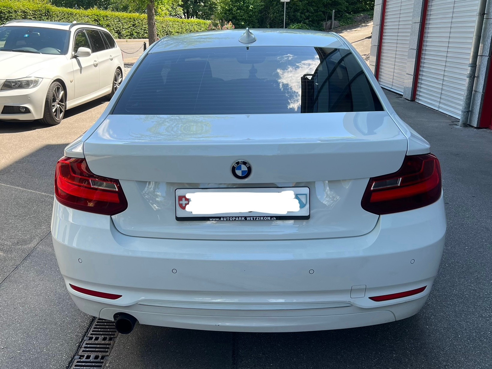 BMW 220i-image-3