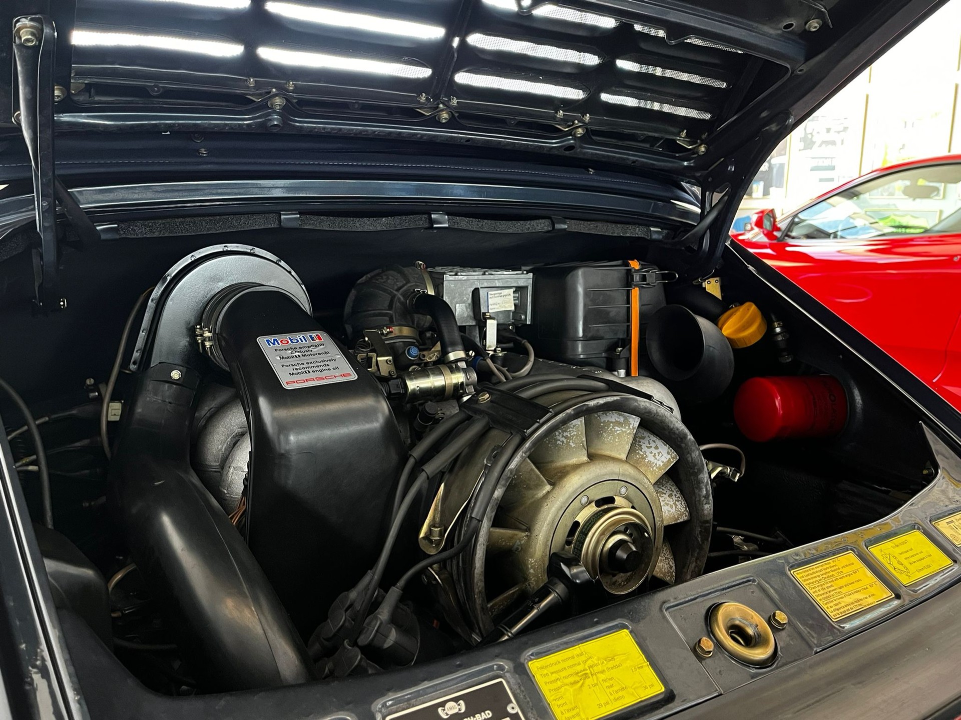 PORSCHE 911 Carrera Cabrio-image-24