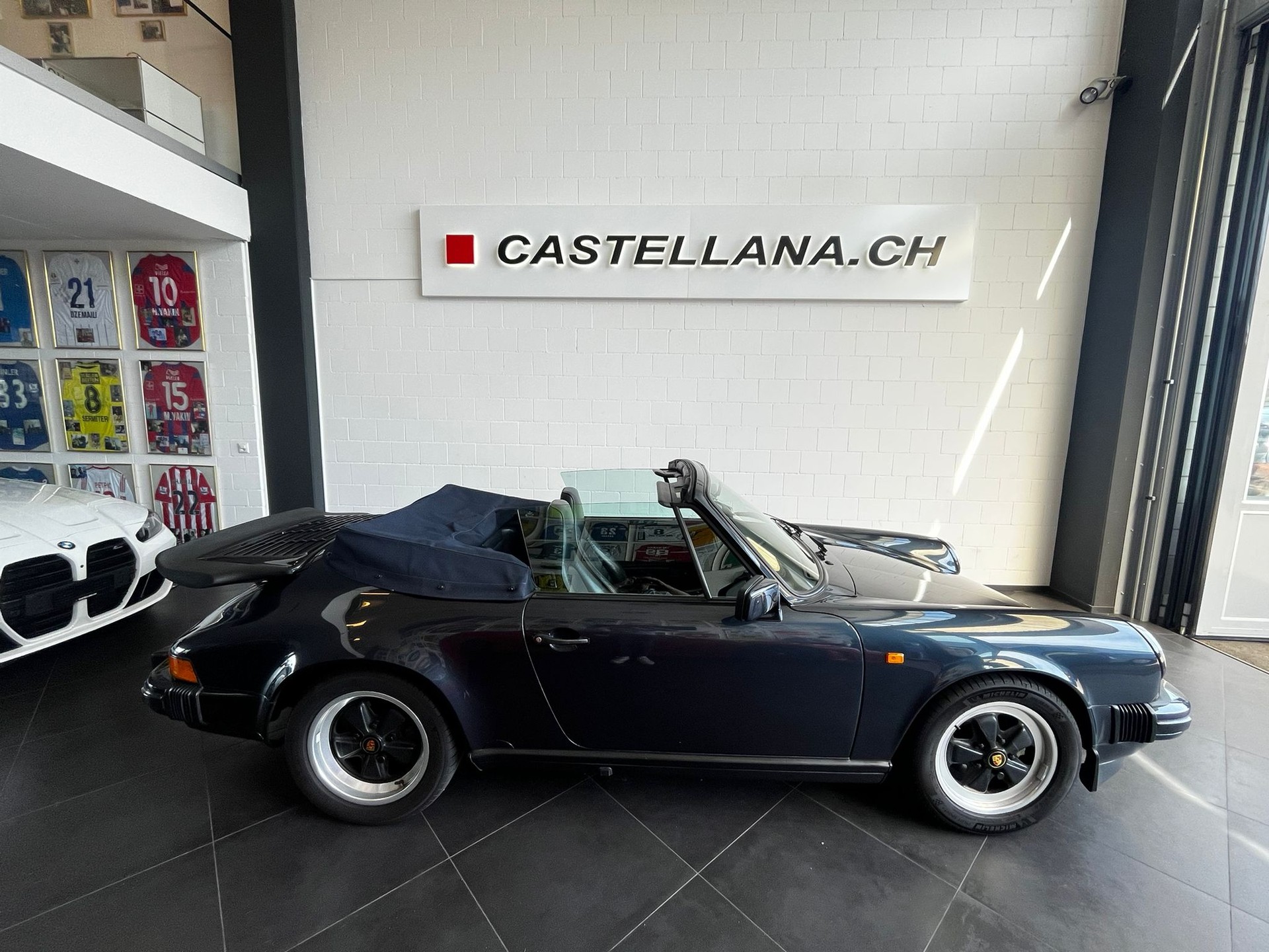 PORSCHE 911 Carrera Cabrio-image-6