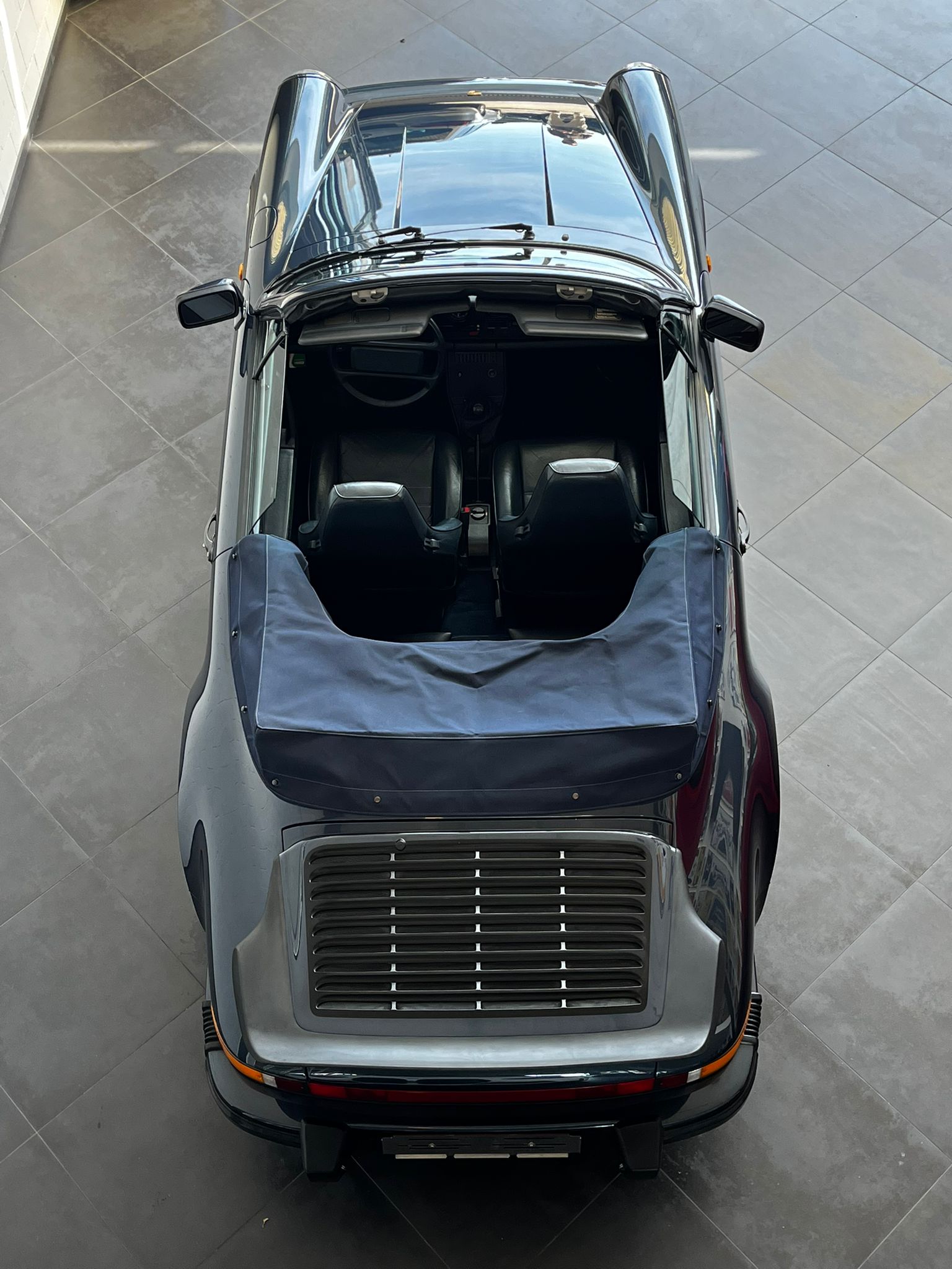 PORSCHE 911 Carrera Cabrio-image-17