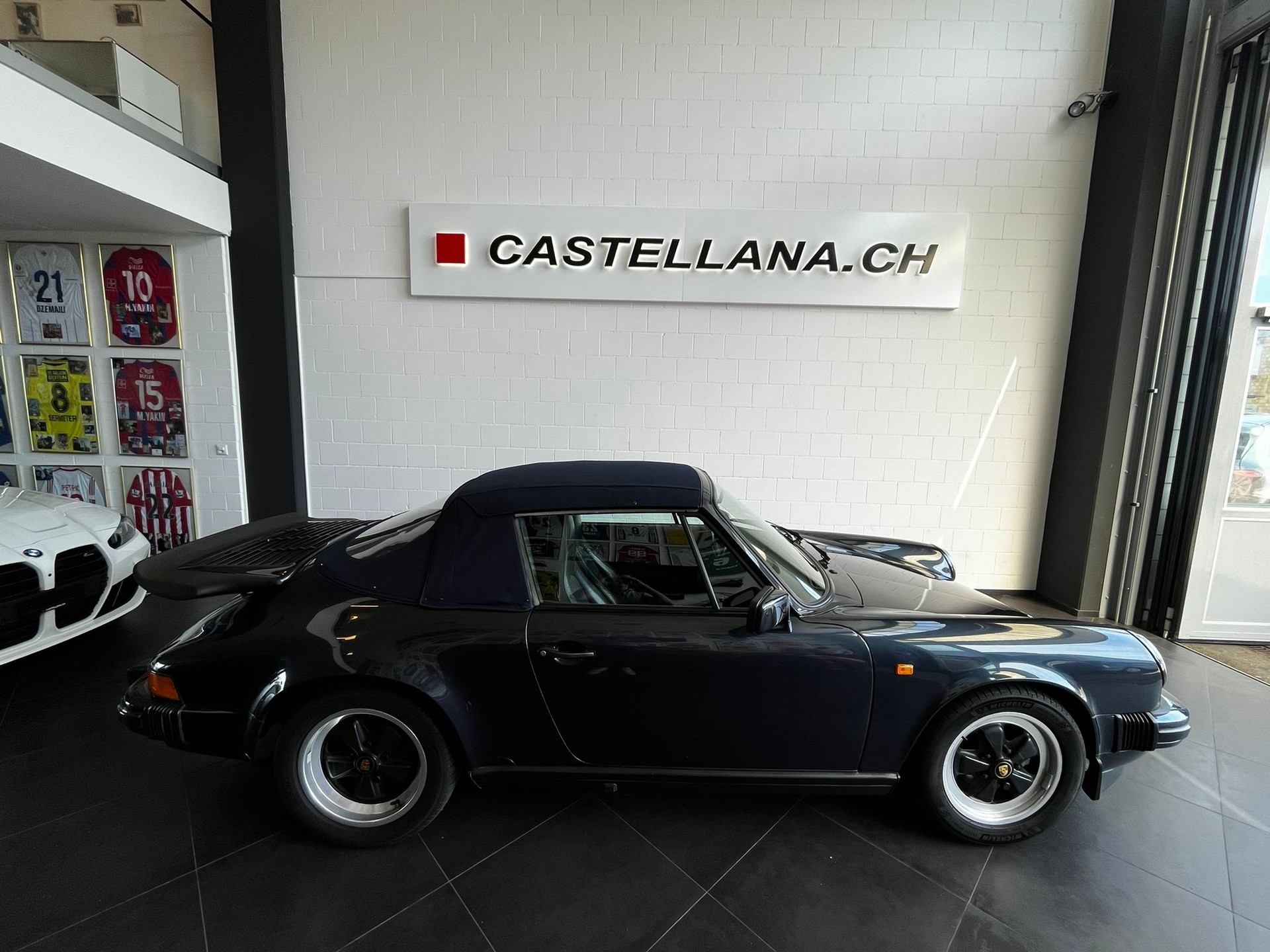 PORSCHE 911 Carrera Cabrio-image-7