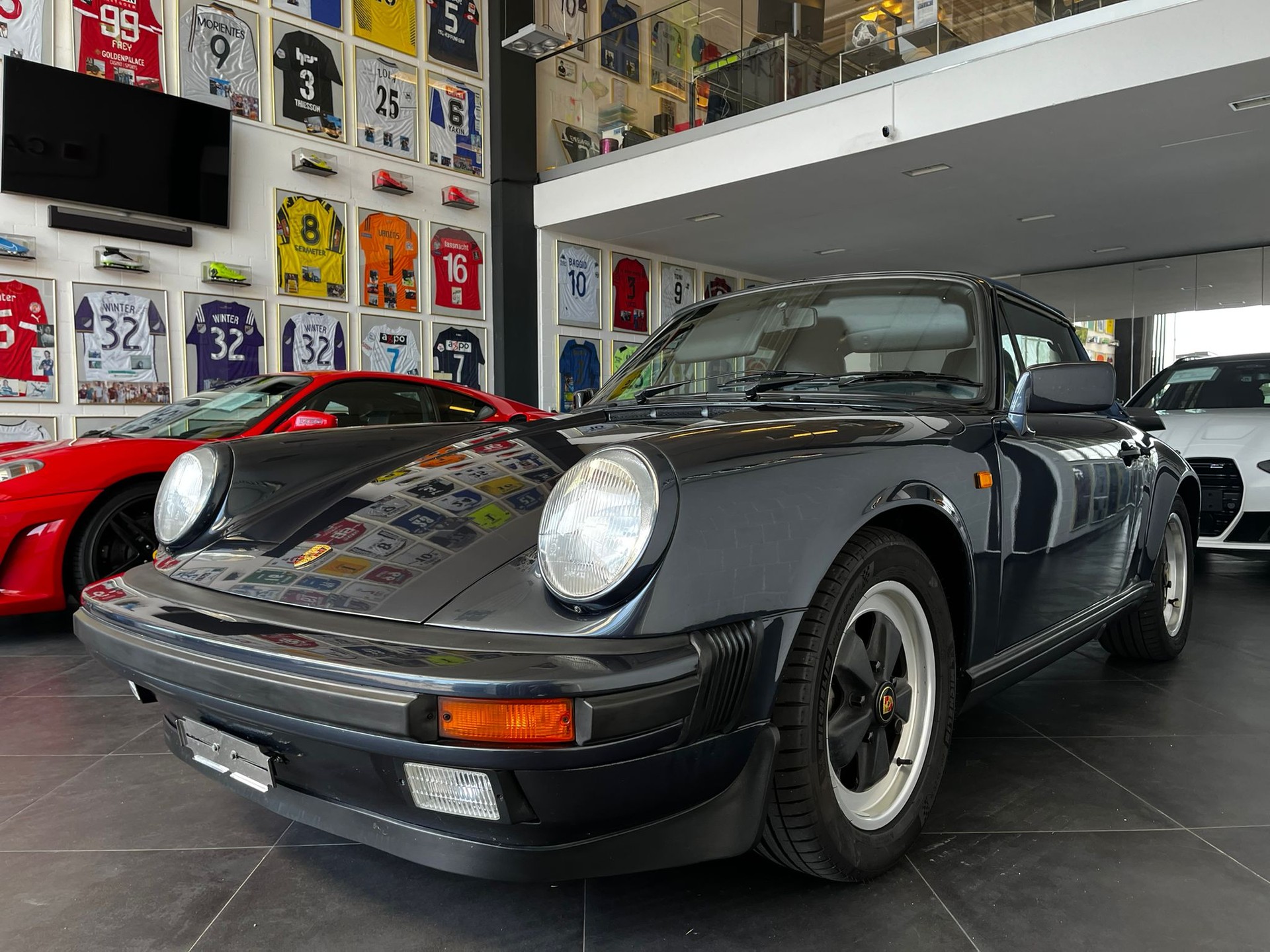 PORSCHE 911 Carrera Cabrio-image-5