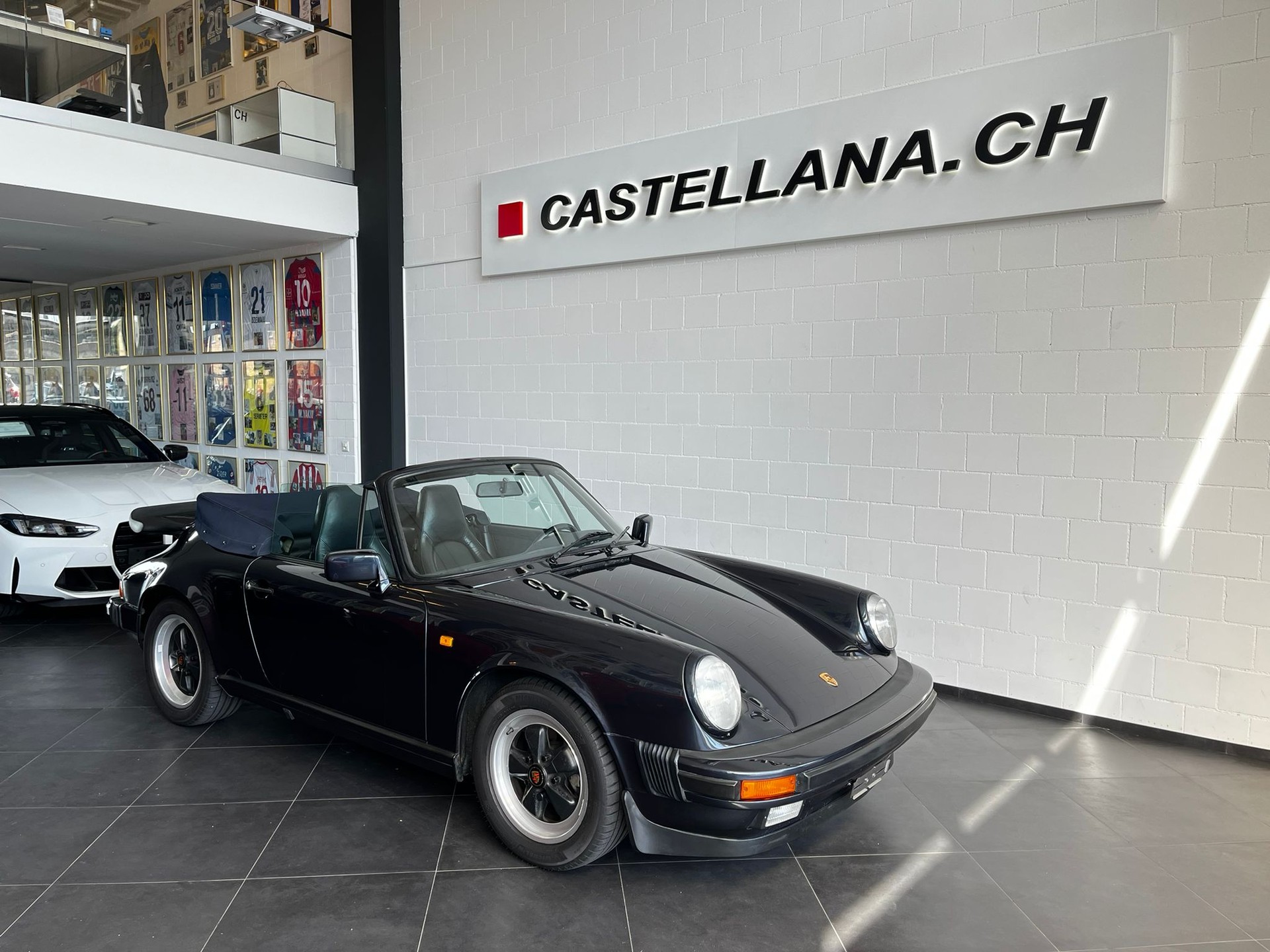 PORSCHE 911 Carrera Cabrio-image-0