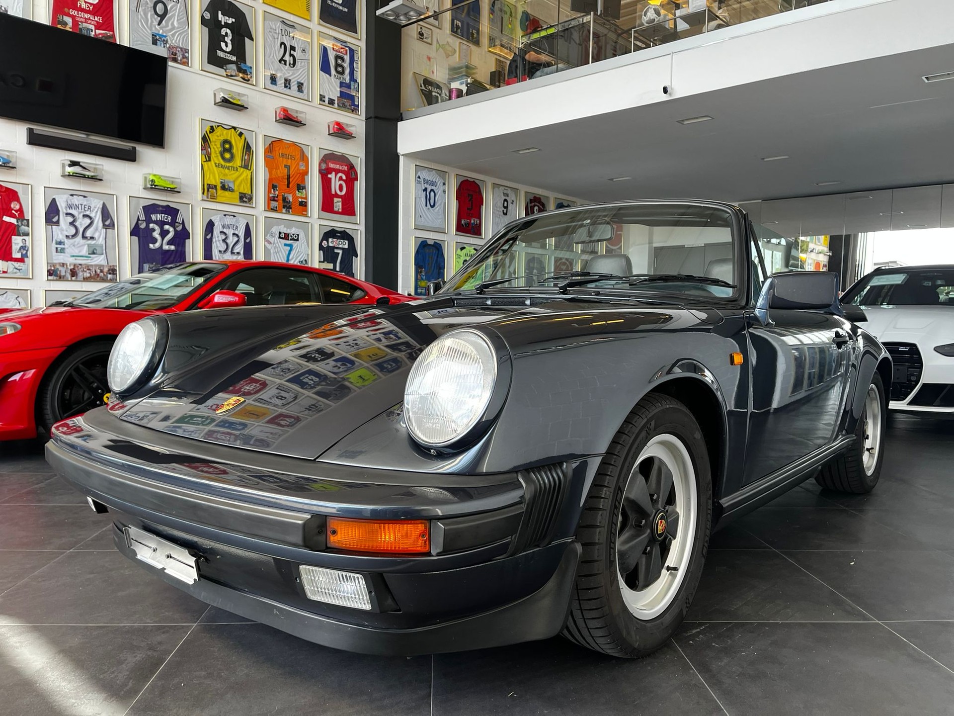 PORSCHE 911 Carrera Cabrio-image-4
