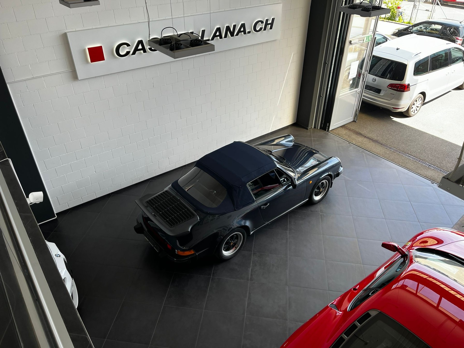 PORSCHE 911 Carrera Cabrio-image-12