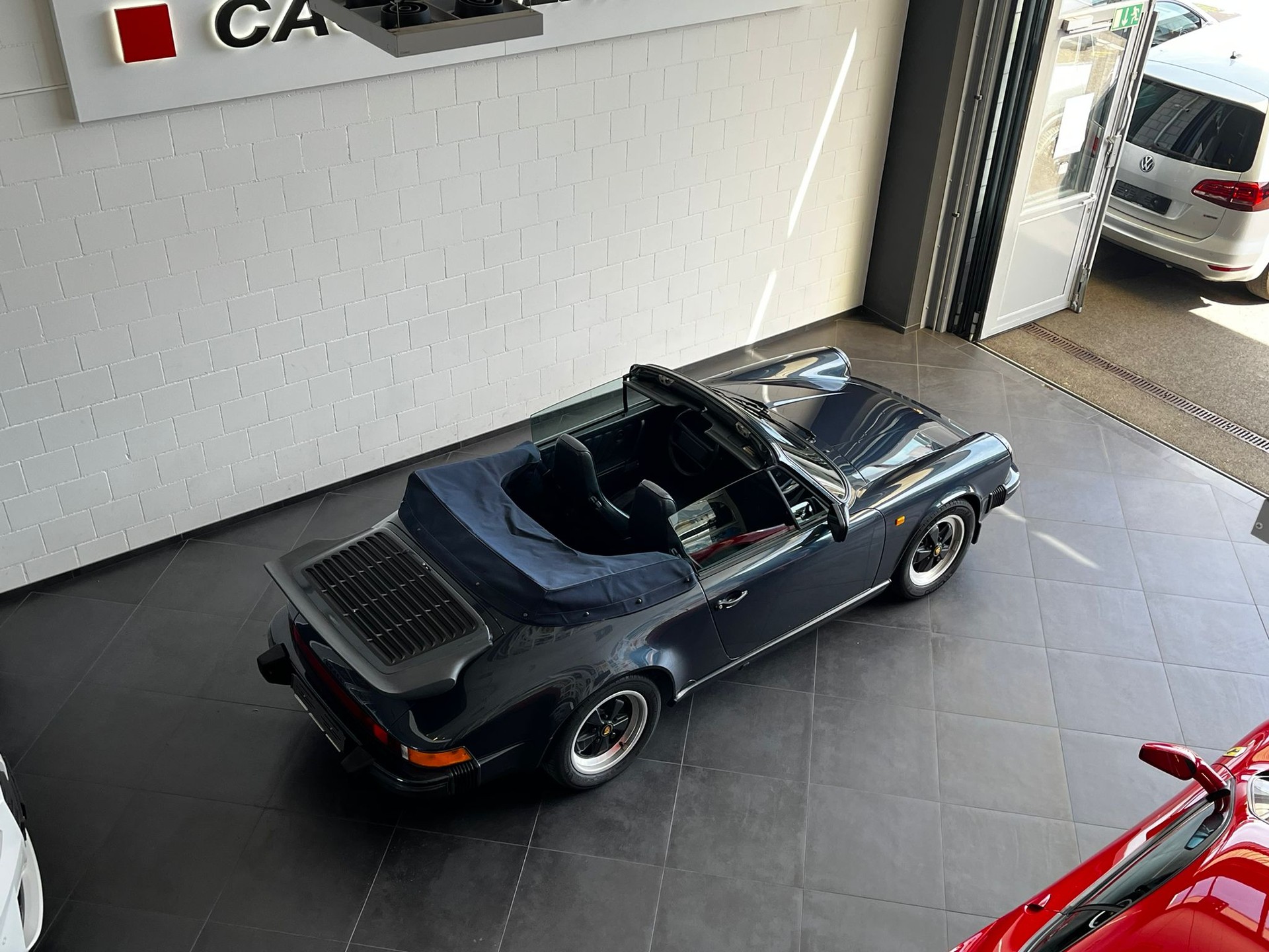 PORSCHE 911 Carrera Cabrio-image-11