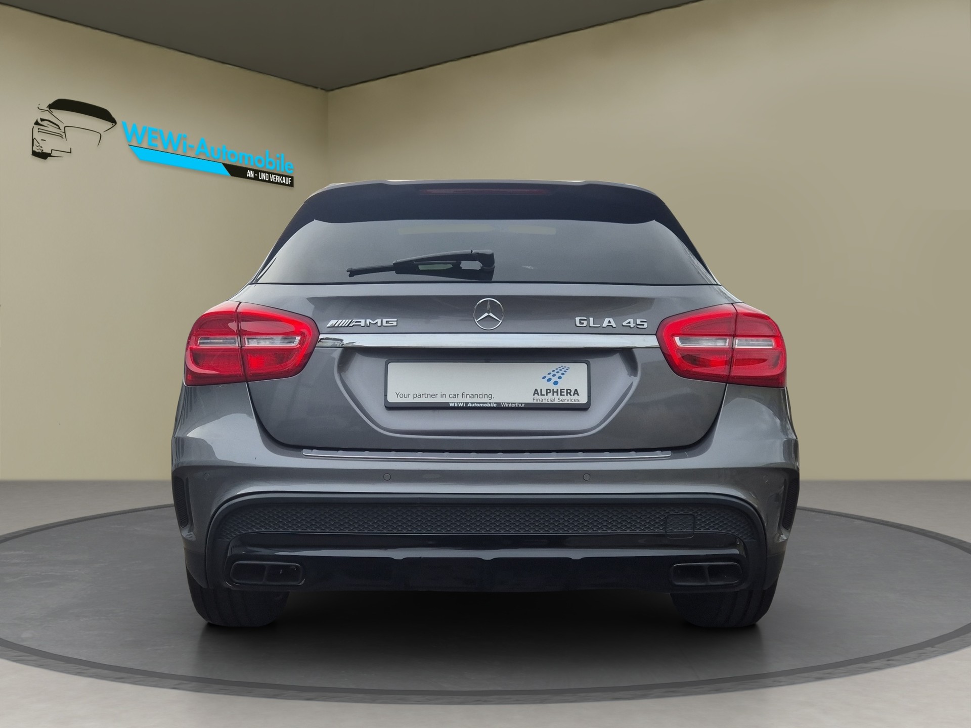 MERCEDES-BENZ GLA 45 AMG 4Matic 7G-DCT-image-3