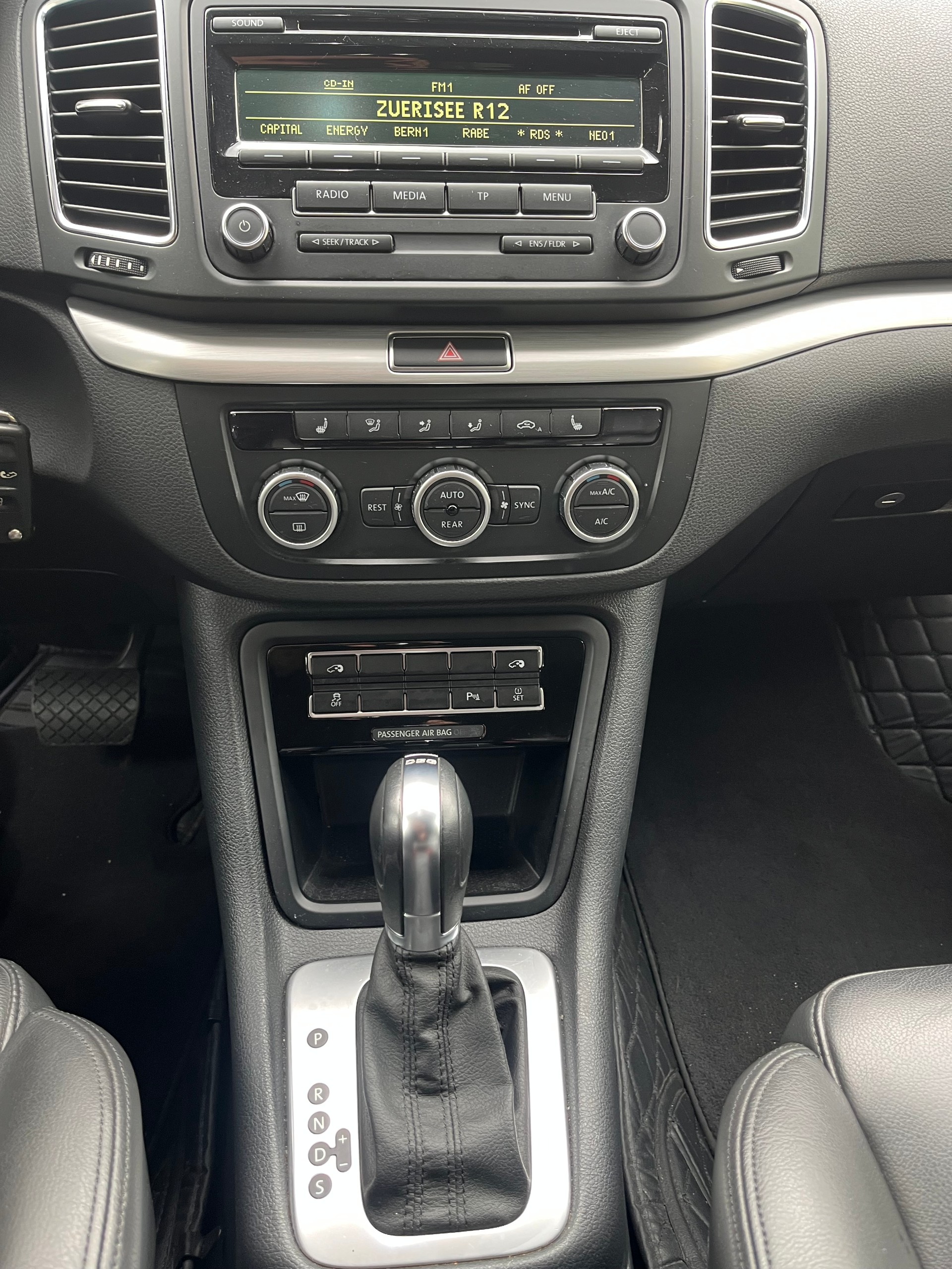 VW Sharan 2.0 TSI Comfortline DSG-image-8