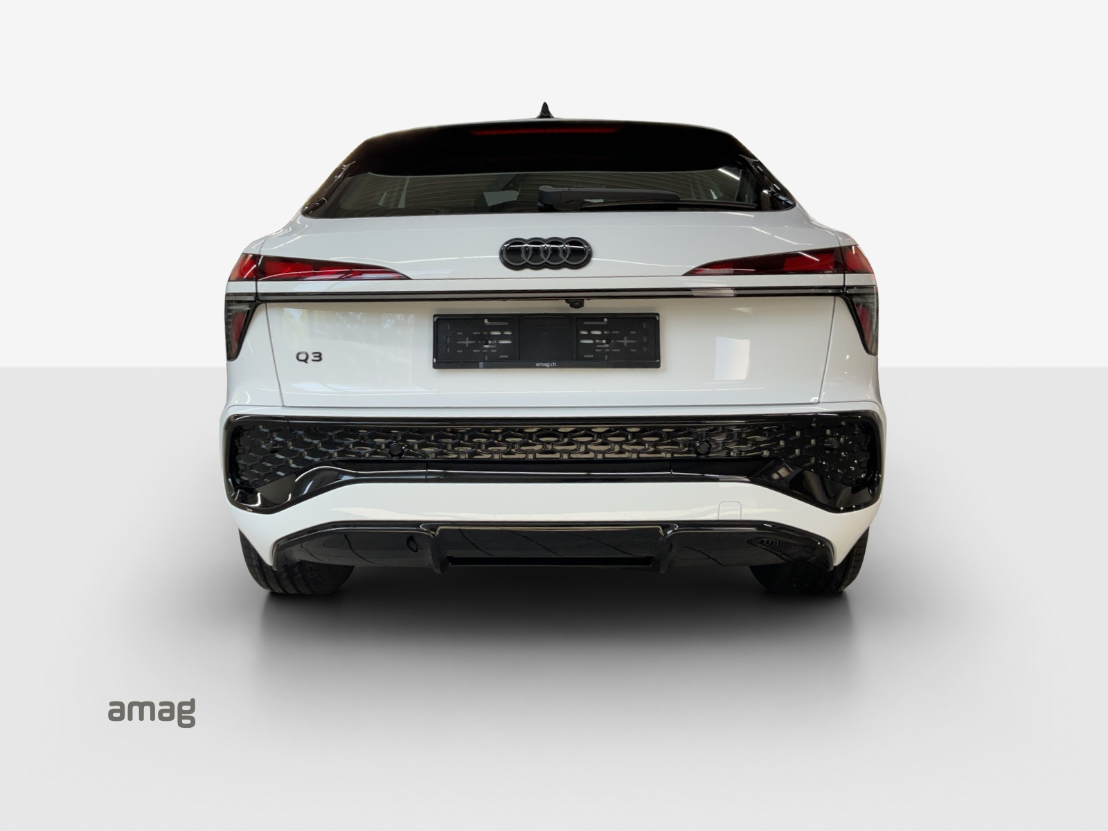AUDI Q3 Sportback 110 kW TFSI S tronic-image-3