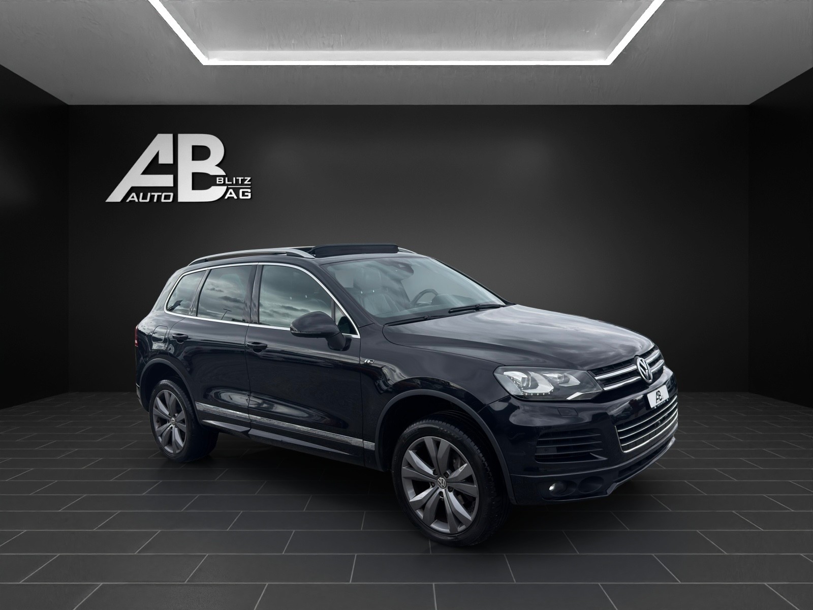 VW Touareg 3.0 TDI R-Line BlueMotion Technology Tiptronic mit 245 PS-image-5