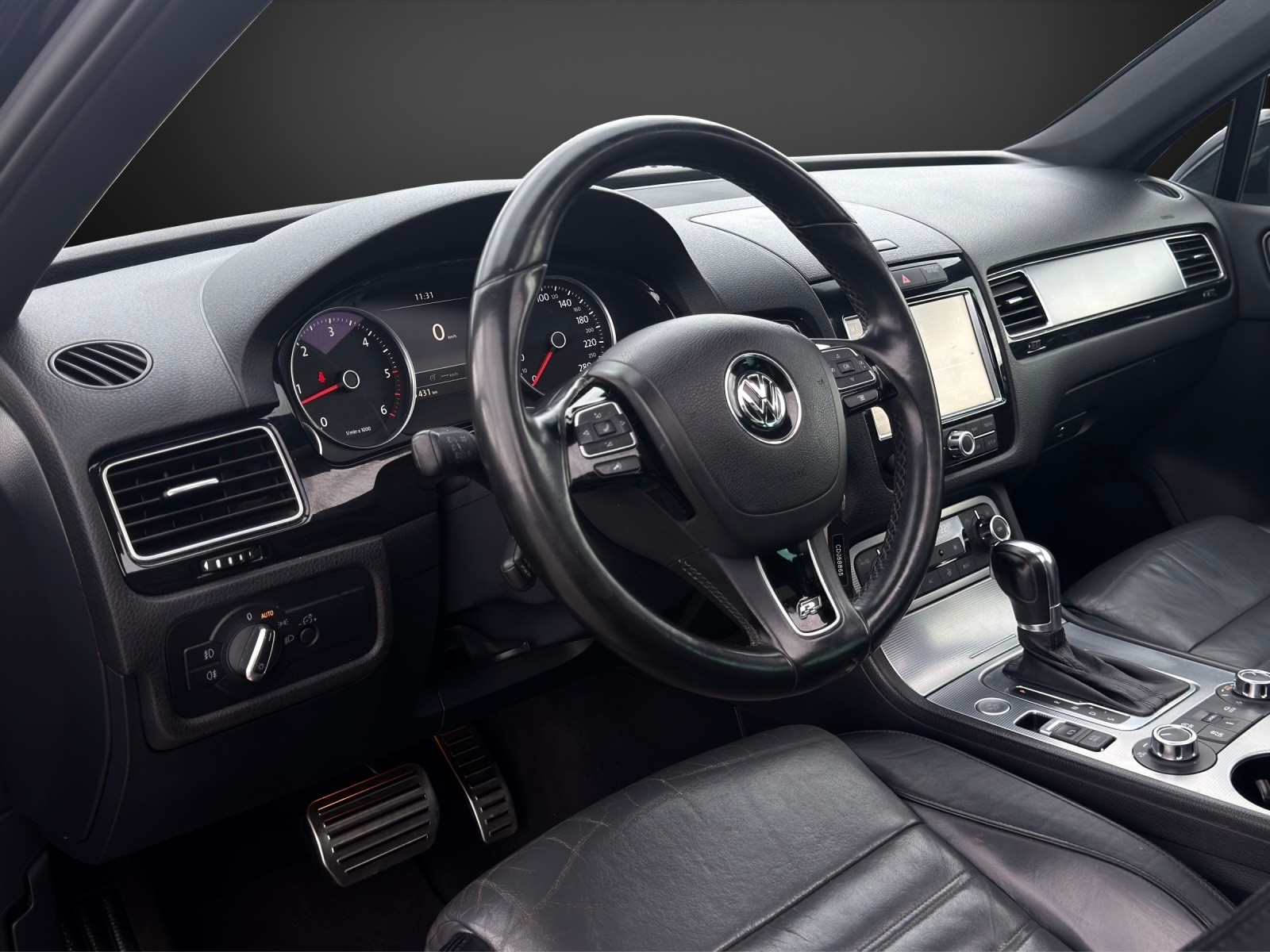 VW Touareg 3.0 TDI R-Line BlueMotion Technology Tiptronic mit 245 PS-image-7