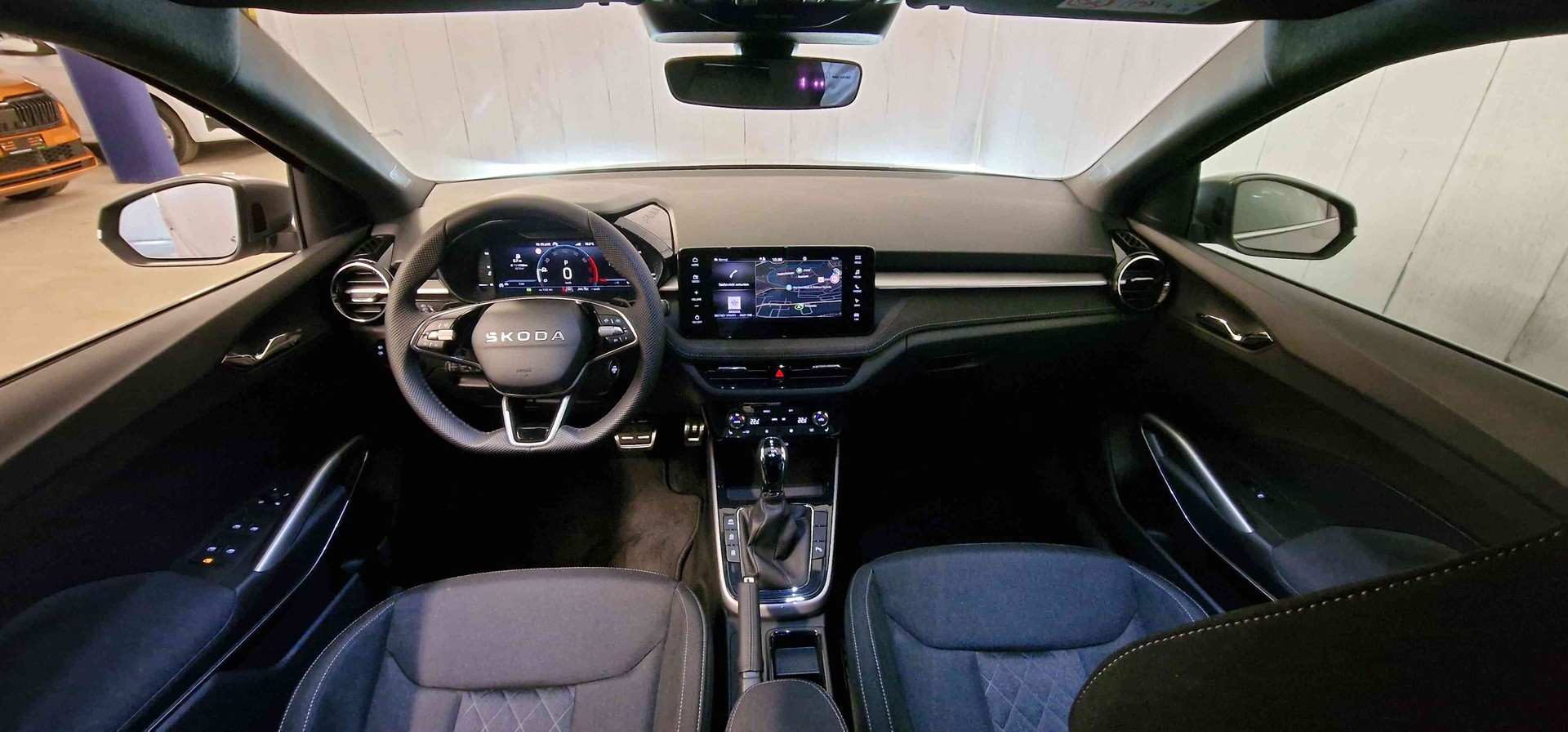 SKODA Fabia 1.0 TSI Dynamic DSG-image-13