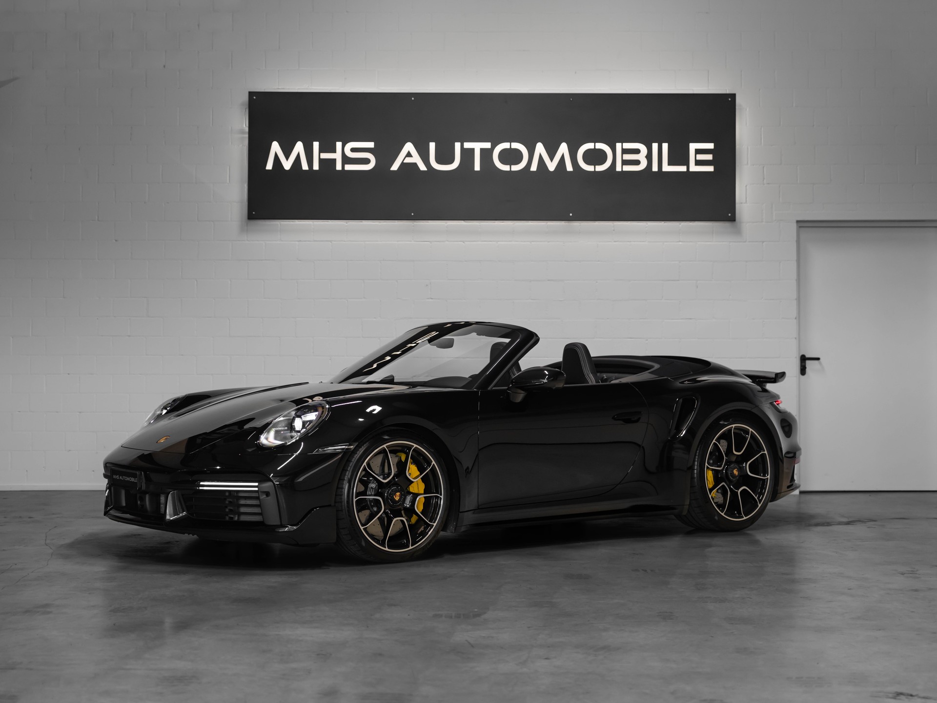 PORSCHE 911 Turbo S Cabriolet PDK-image-0