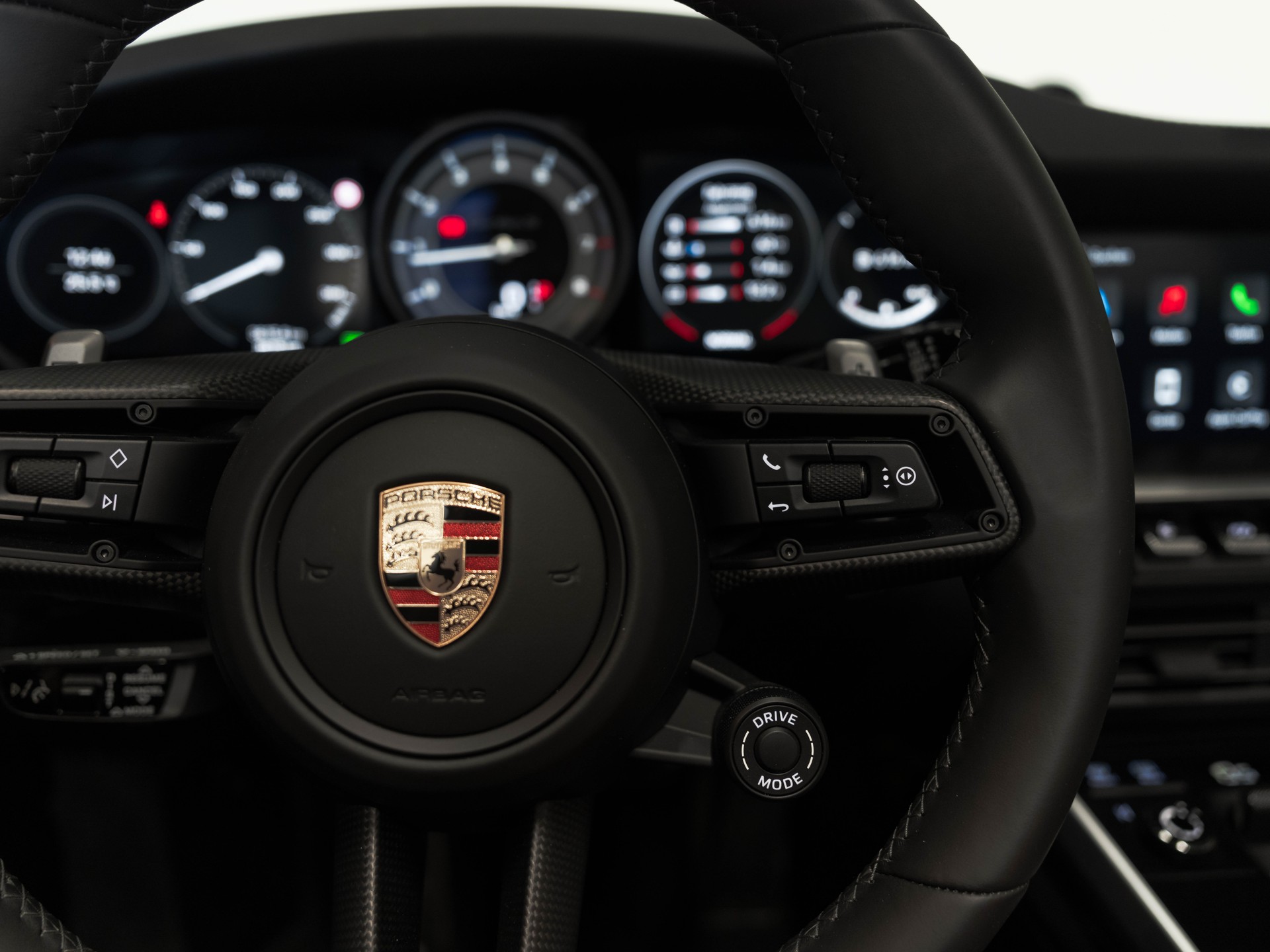 PORSCHE 911 Turbo S Cabriolet PDK-image-41