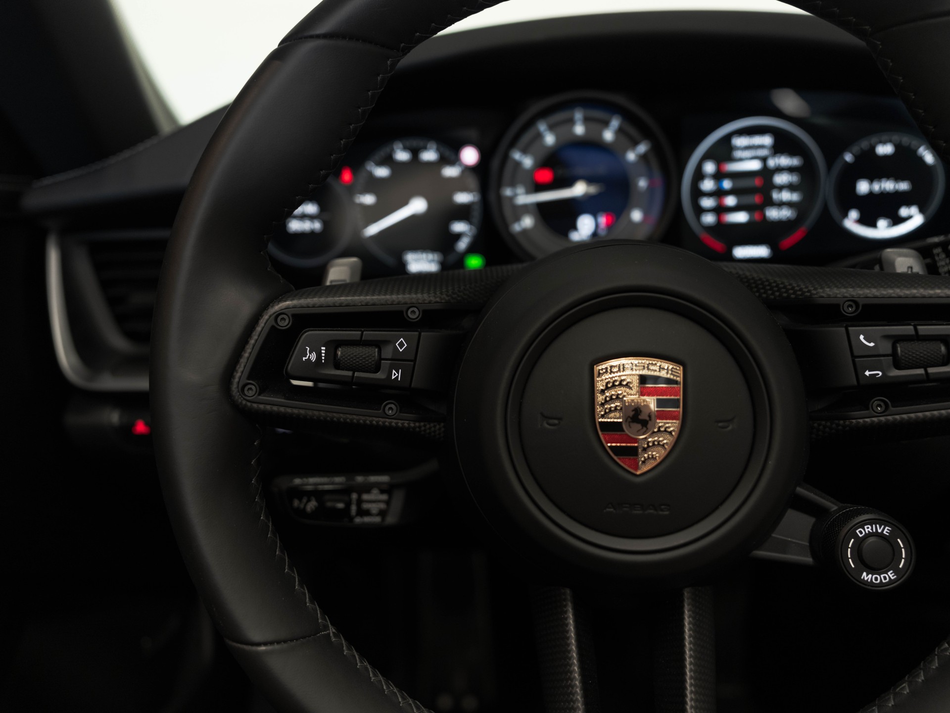 PORSCHE 911 Turbo S Cabriolet PDK-image-40