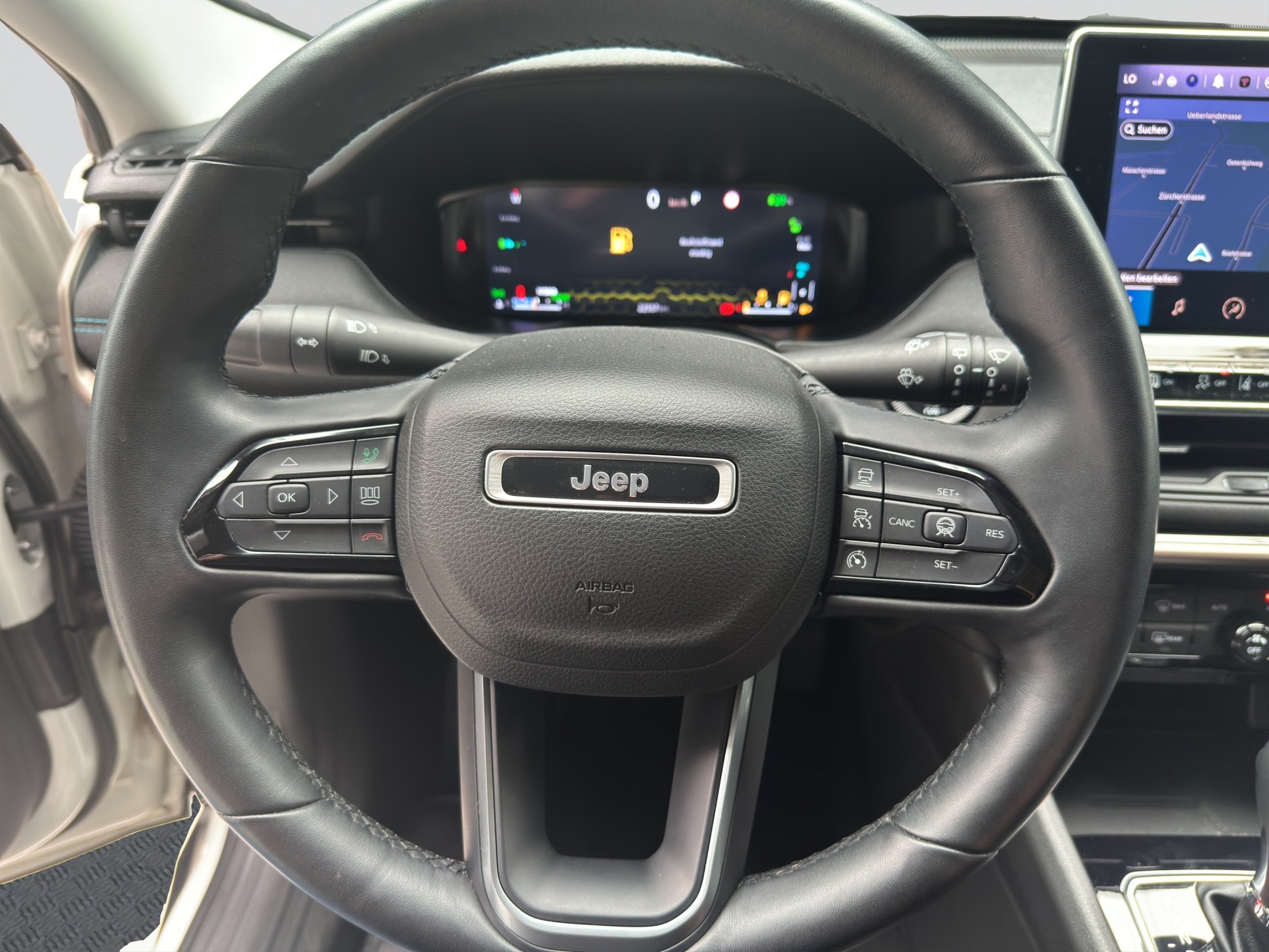 JEEP Compass 1.3 T PHEV Limited AWD Bi-Color-image-9