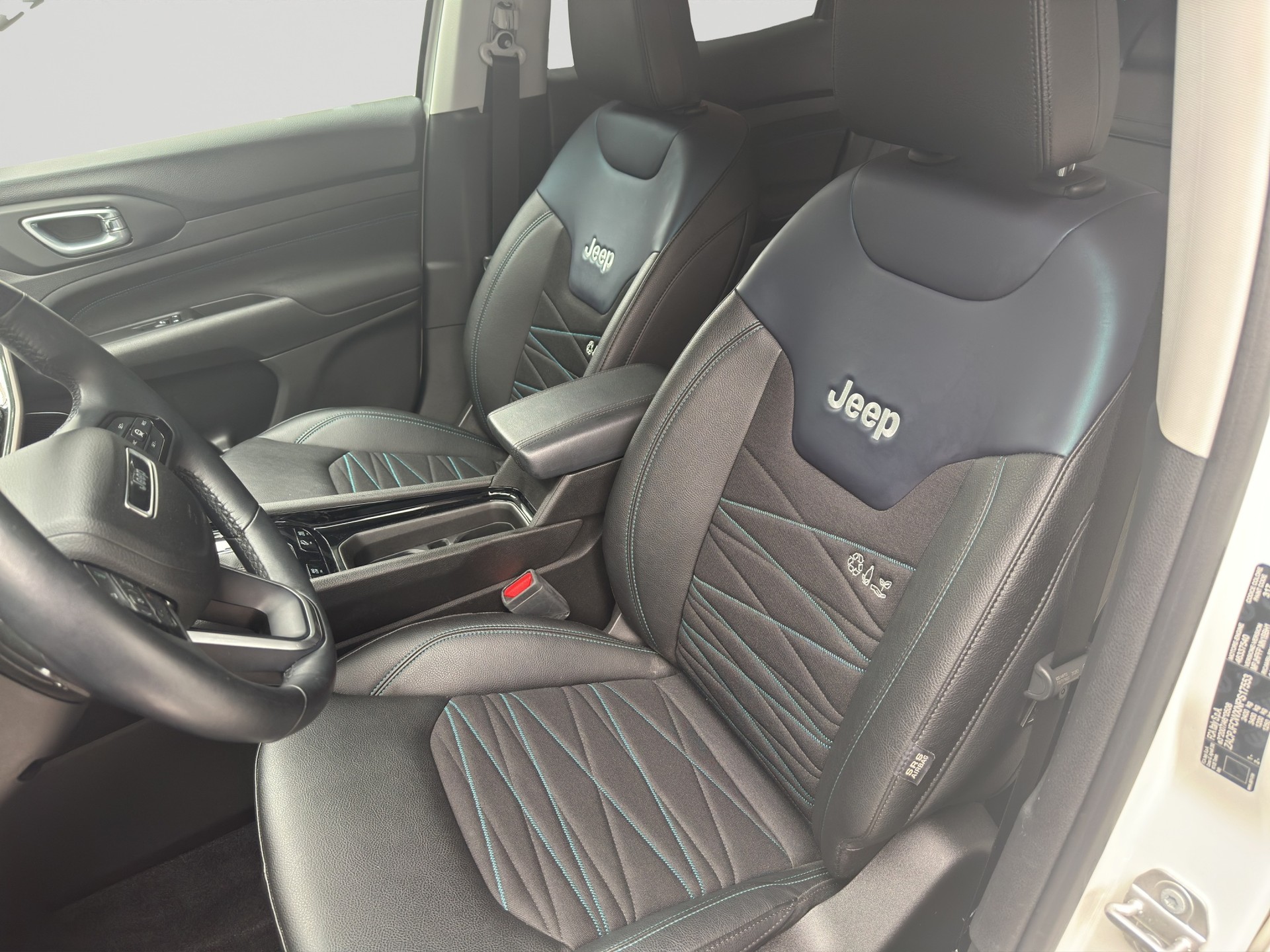 JEEP Compass 1.3 T PHEV Limited AWD Bi-Color-image-5