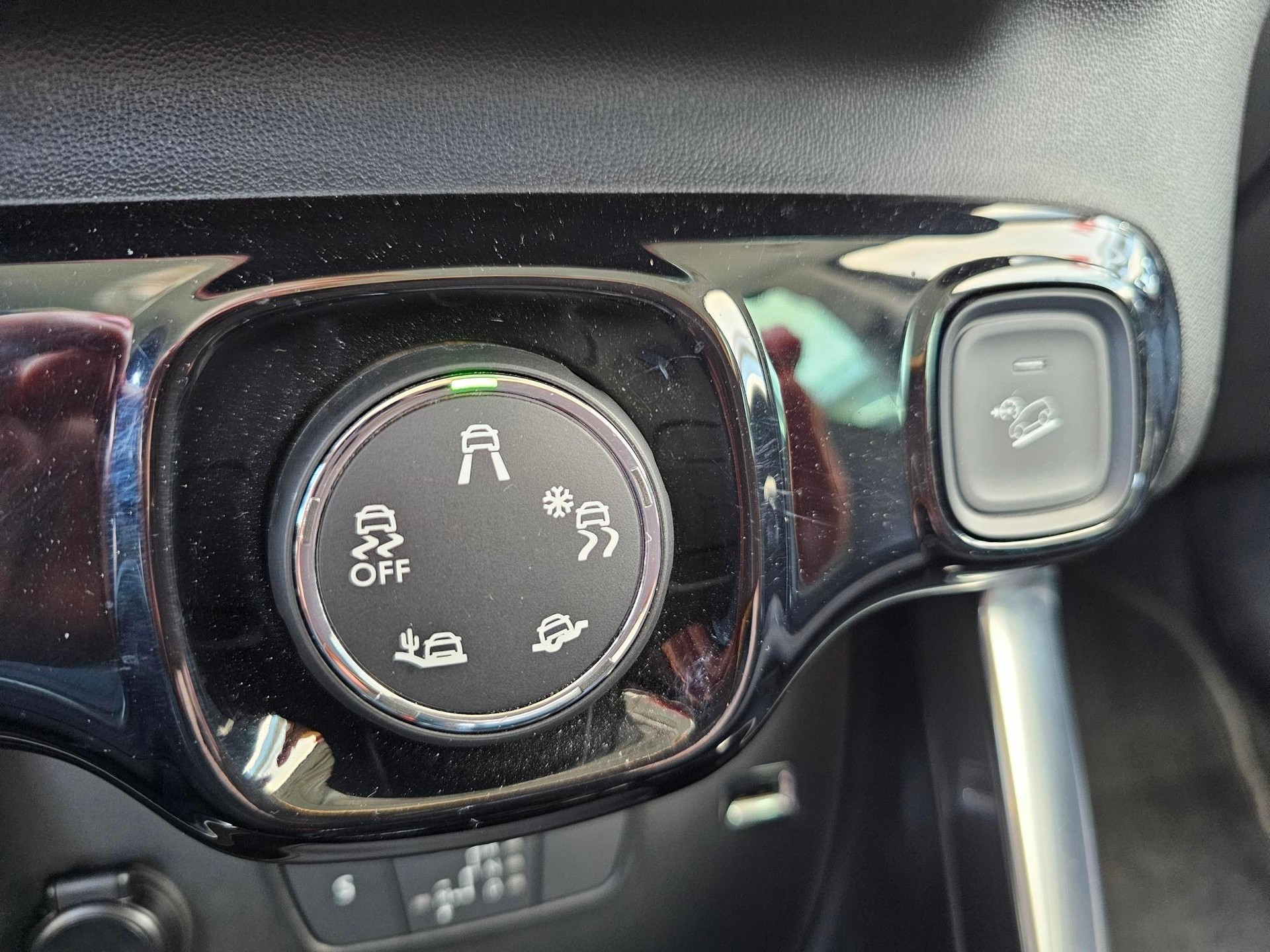 CITROEN C3 Aircross 1.2 PureTech 130 Shine-image-10