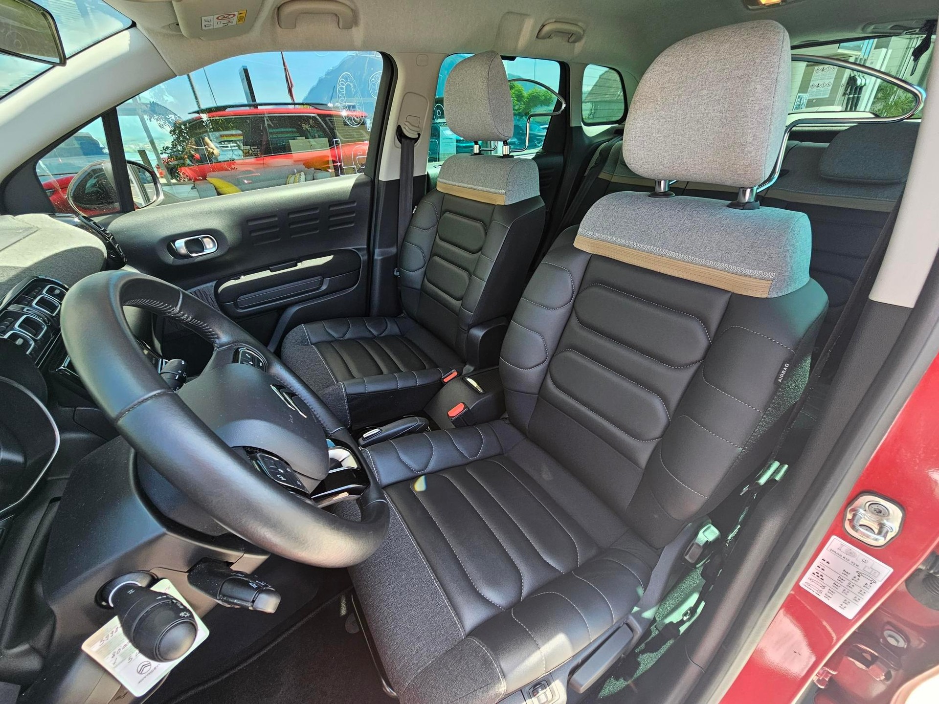 CITROEN C3 Aircross 1.2 PureTech 130 Shine-image-6