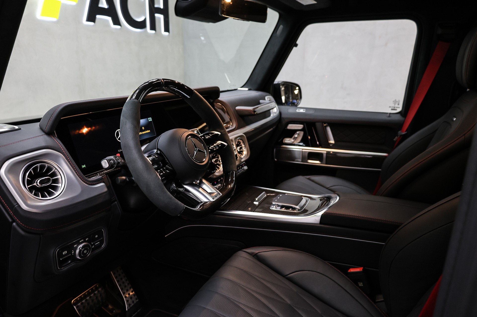 MERCEDES-BENZ G 63 AMG Manufaktur-image-17
