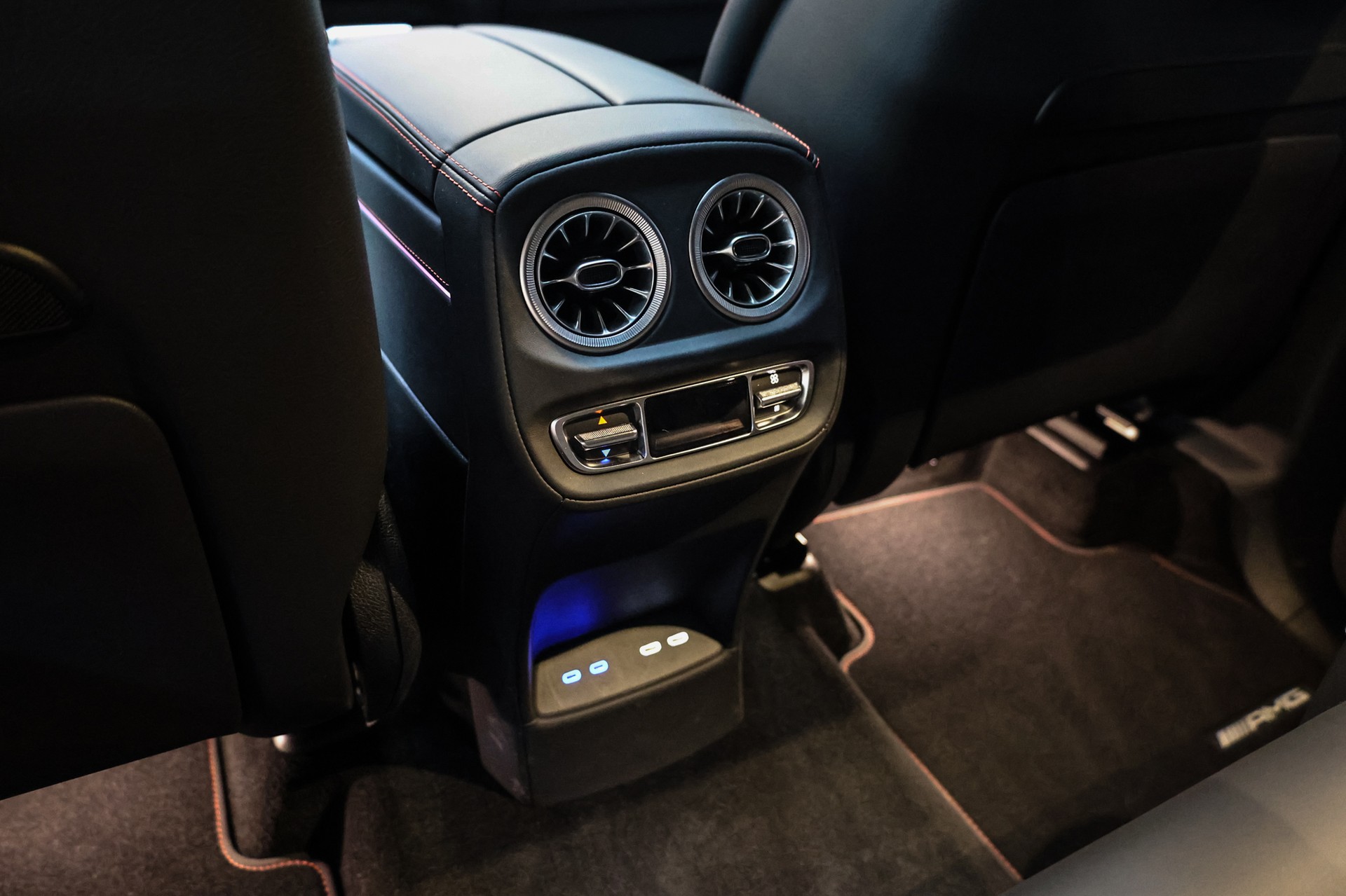 MERCEDES-BENZ G 63 AMG Manufaktur-image-34