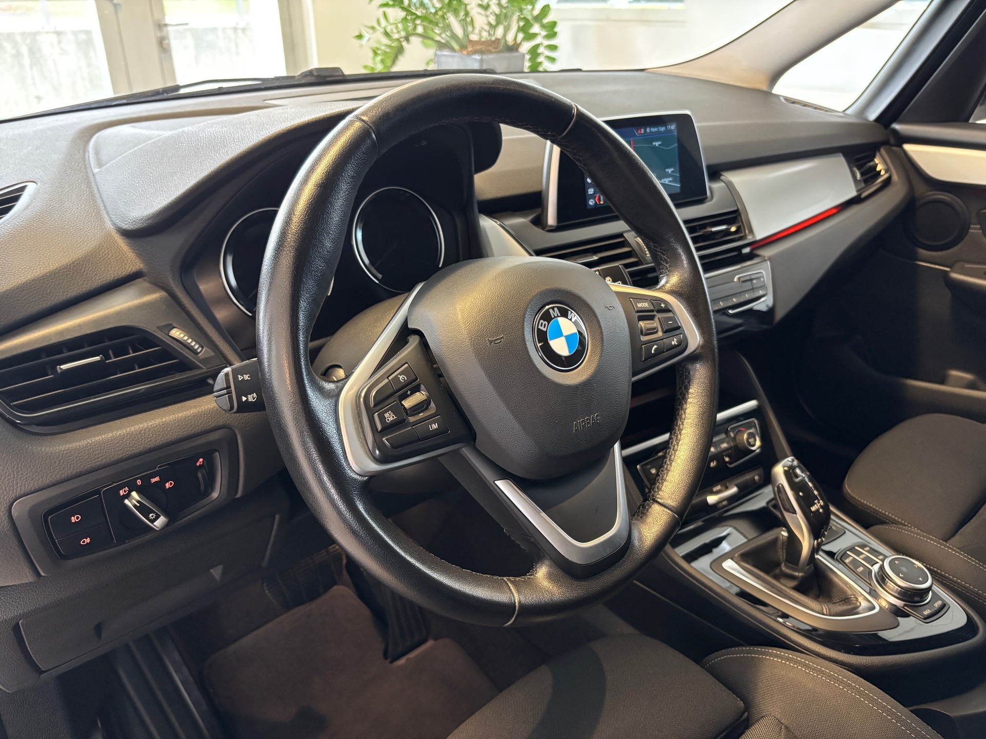 BMW 218d xDrive Gran Tourer Steptronic-image-5