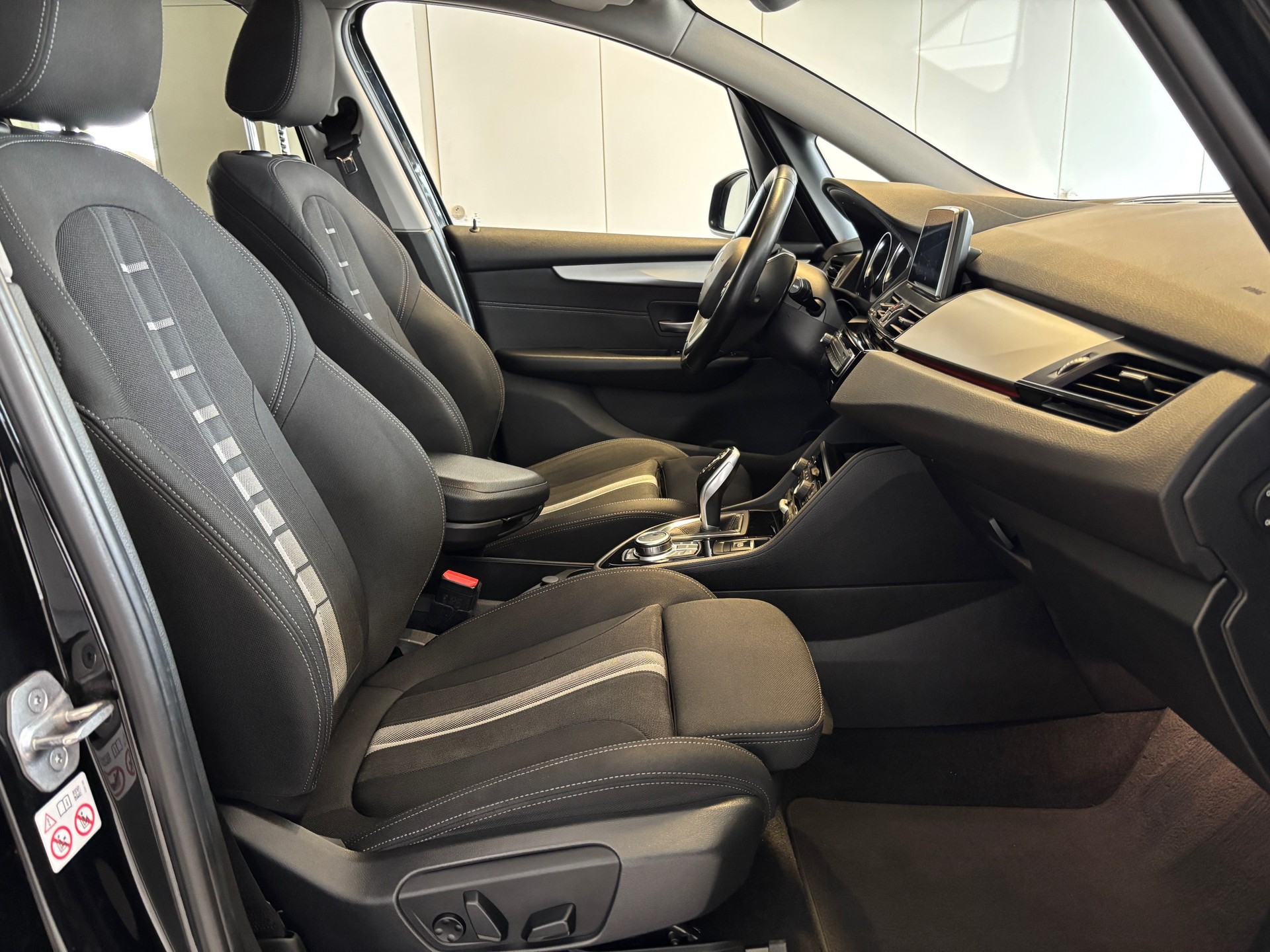 BMW 218d xDrive Gran Tourer Steptronic-image-9