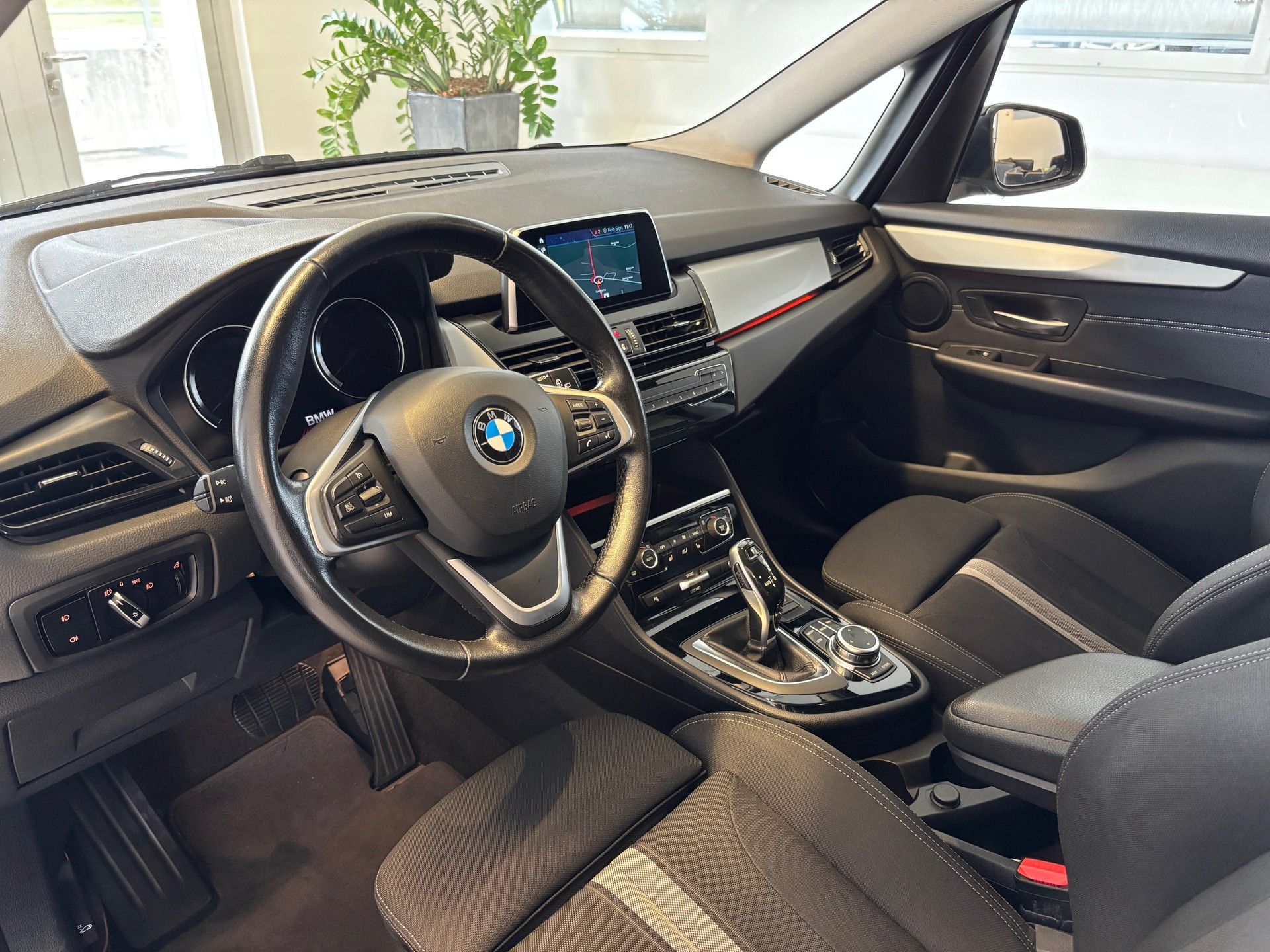 BMW 218d xDrive Gran Tourer Steptronic-image-4