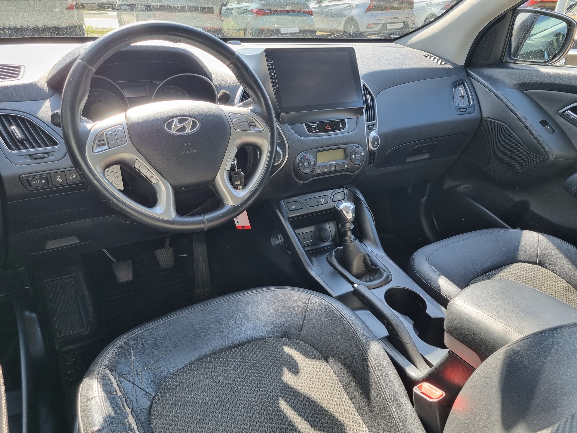 HYUNDAI iX 35 2.0 CRDi Style 4WD-image-9