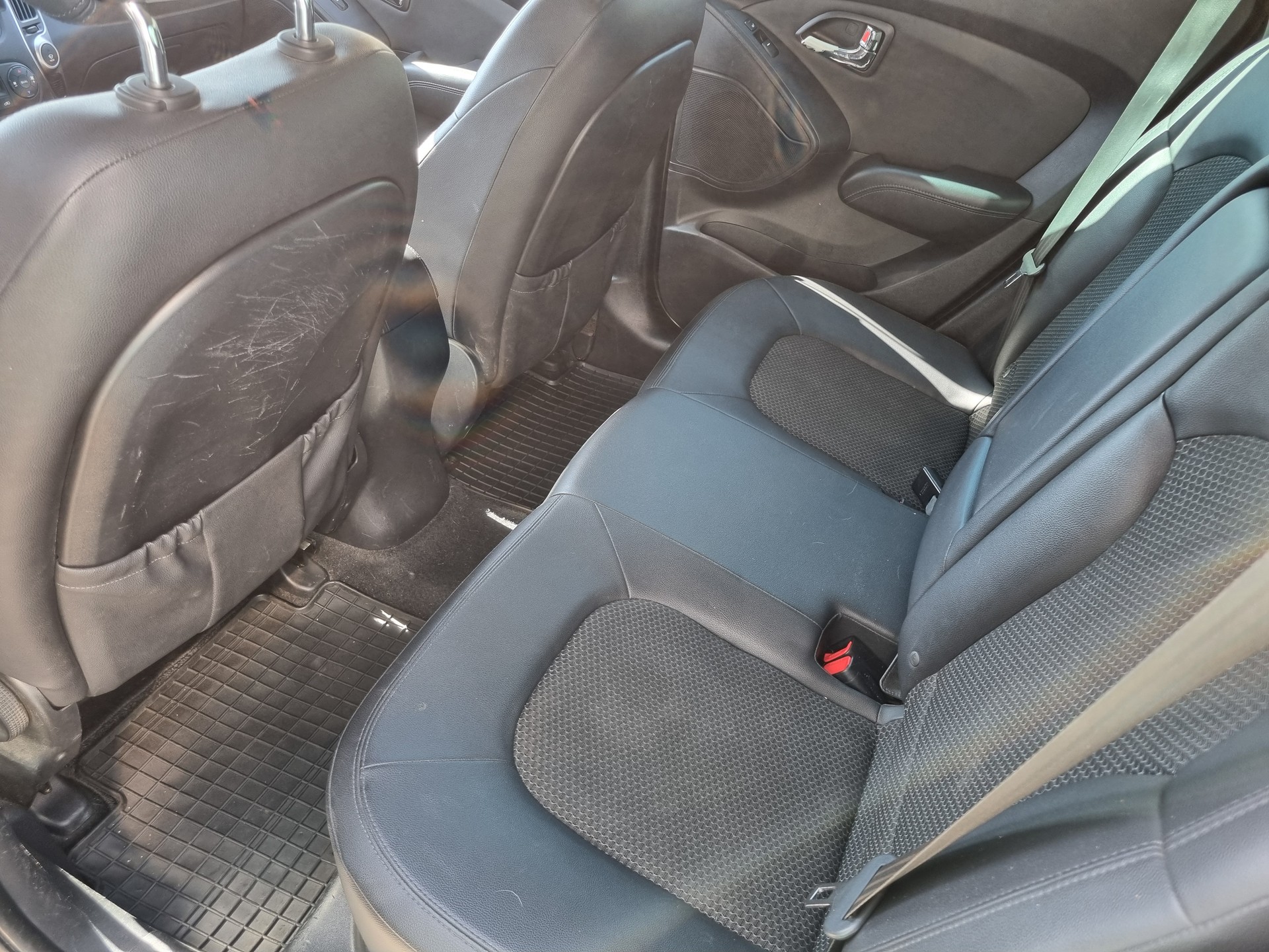 HYUNDAI iX 35 2.0 CRDi Style 4WD-image-8