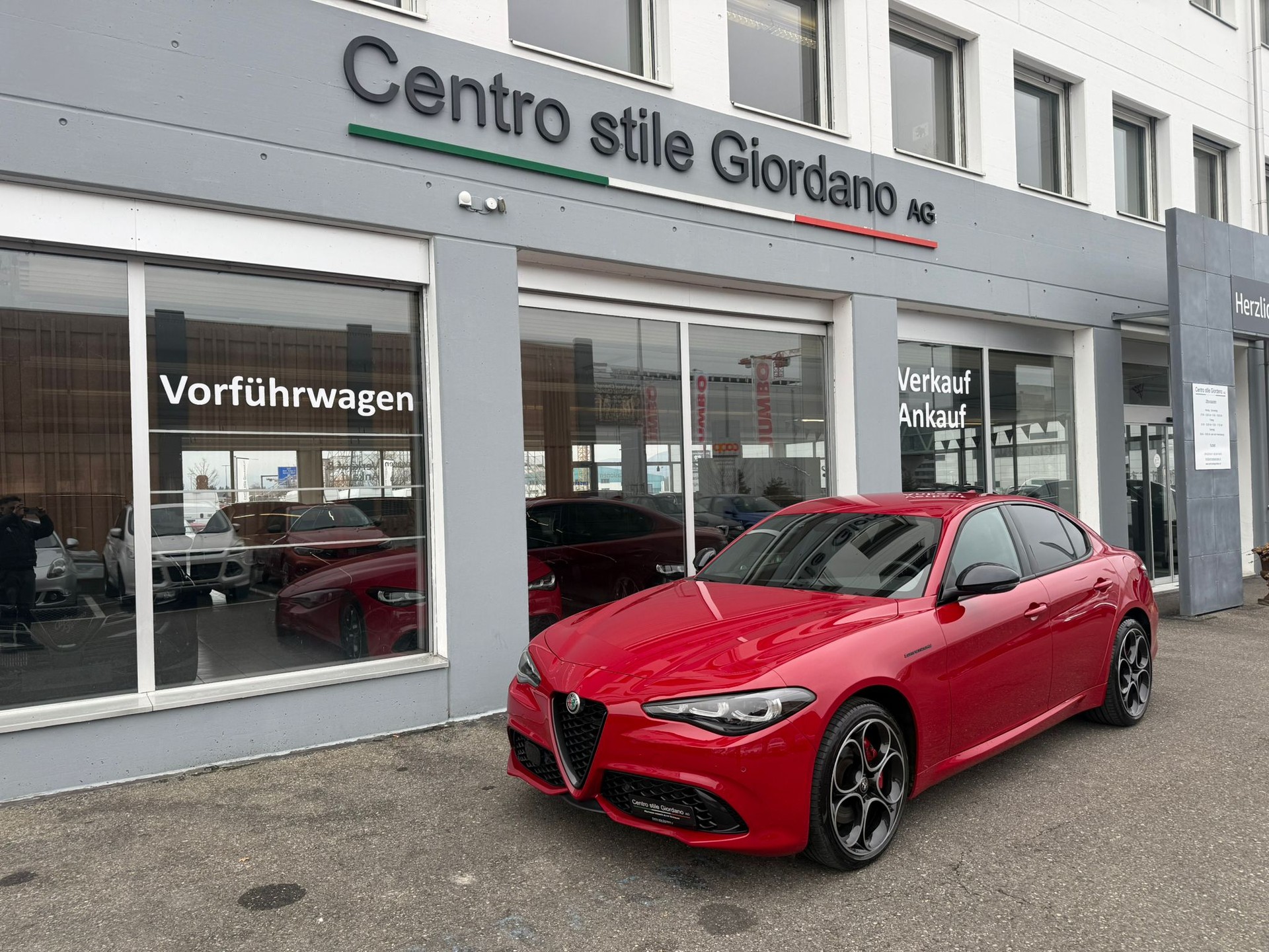 ALFA ROMEO Giulia 2.0 Competizione 280PS Q4 AT8 MY23/24-image-0