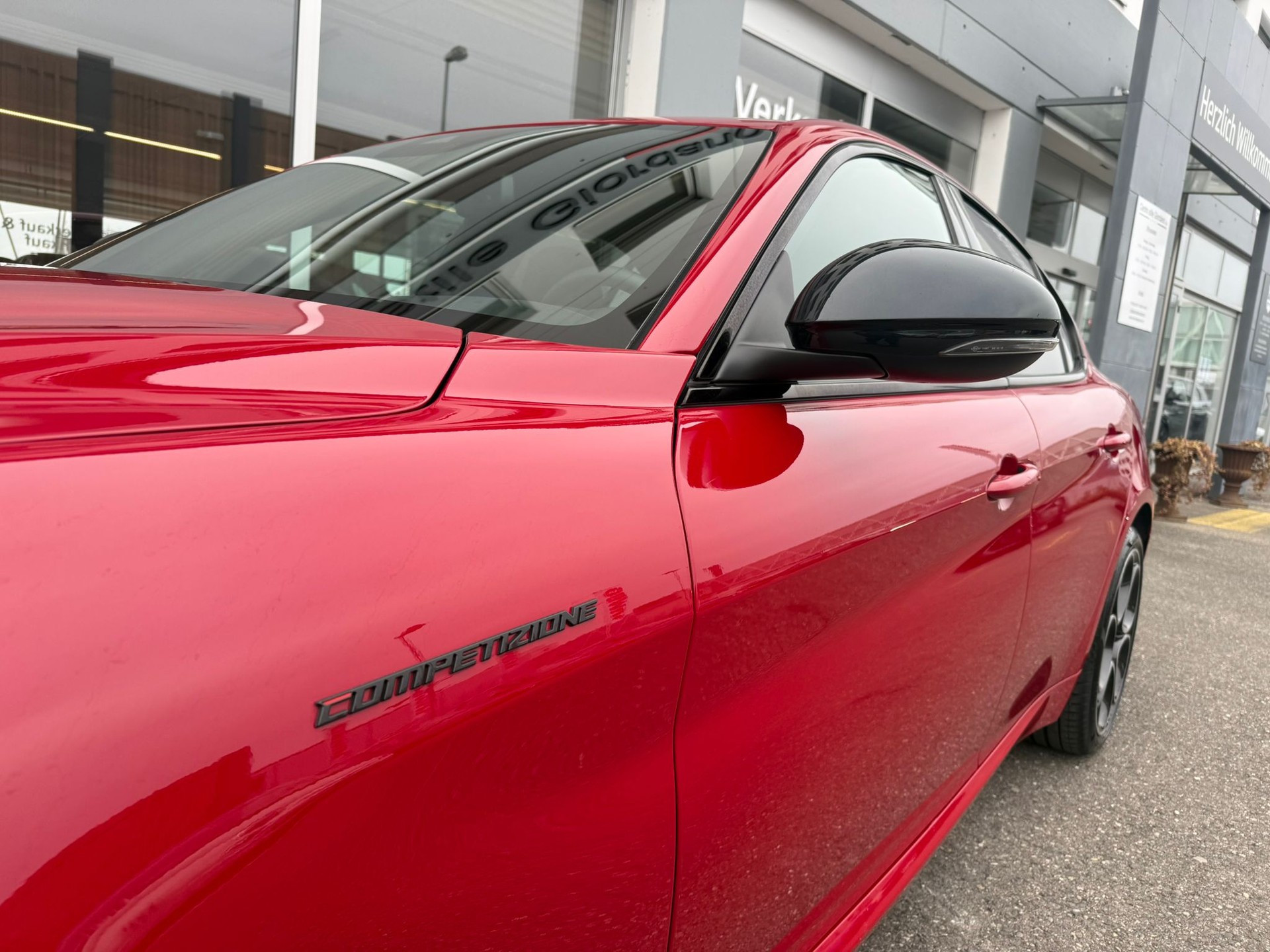 ALFA ROMEO Giulia 2.0 Competizione 280PS Q4 AT8 MY23/24-image-6