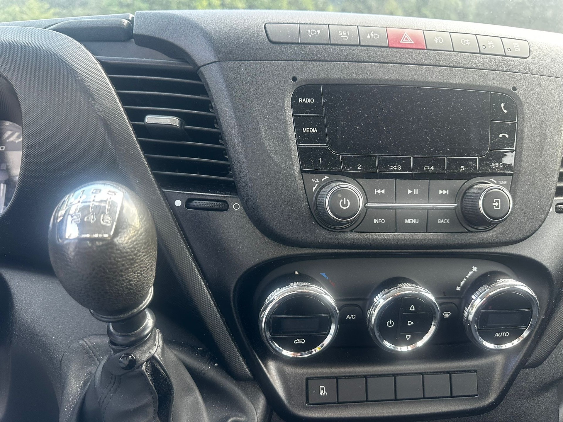 IVECO 35 S16-image-3