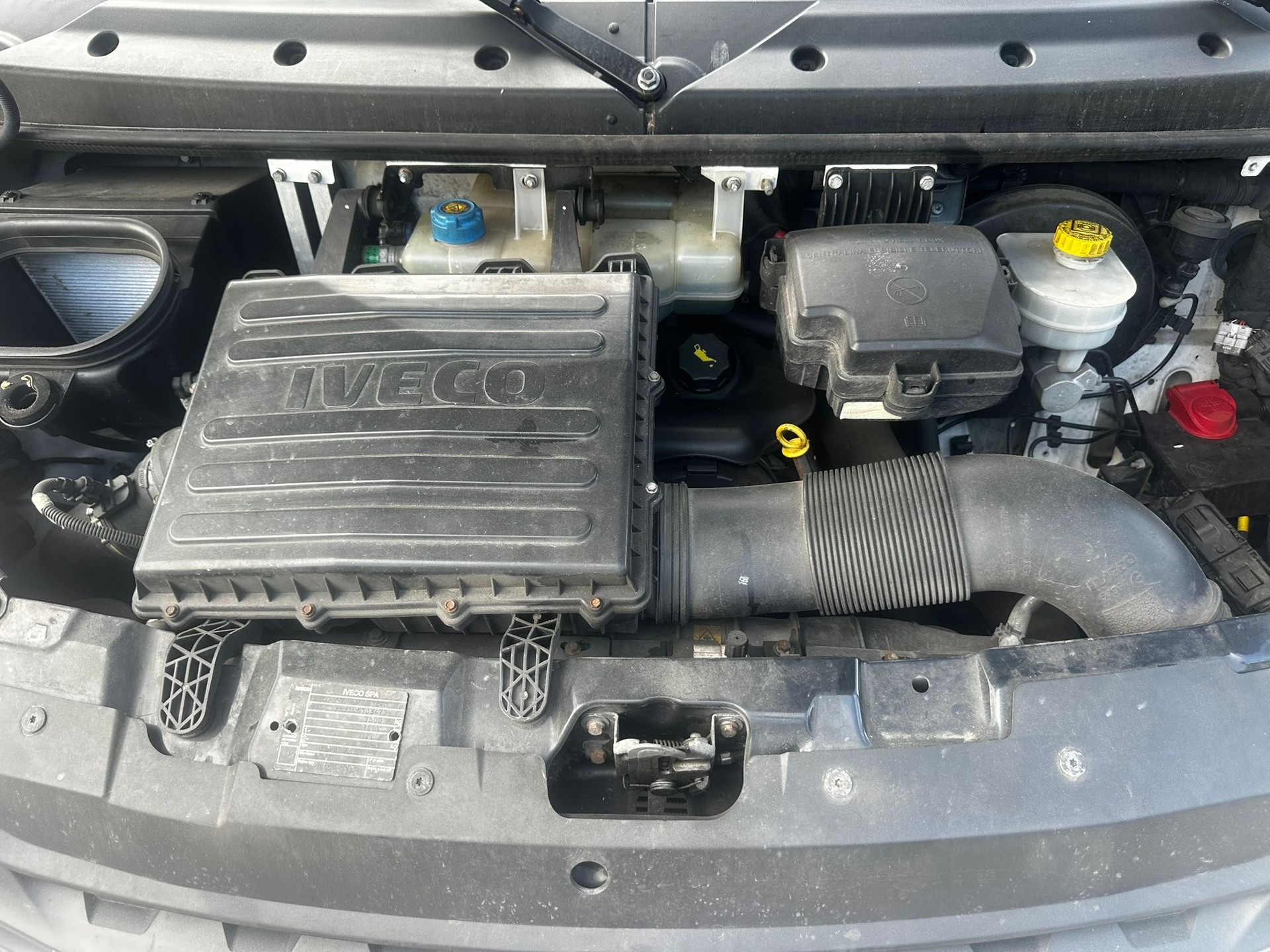 IVECO 35 S16-image-10