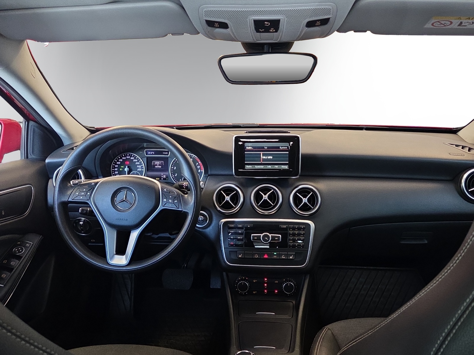 MERCEDES-BENZ A 180 Style 7G-DCT-image-10