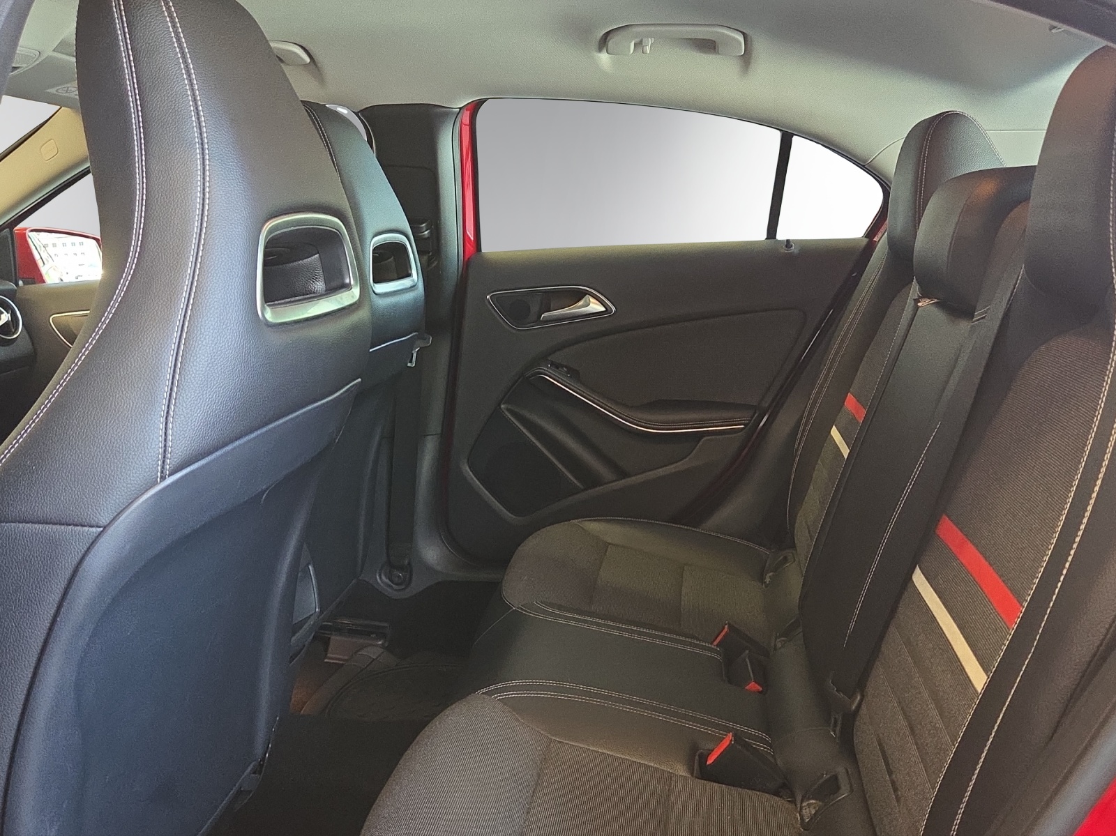 MERCEDES-BENZ A 180 Style 7G-DCT-image-17
